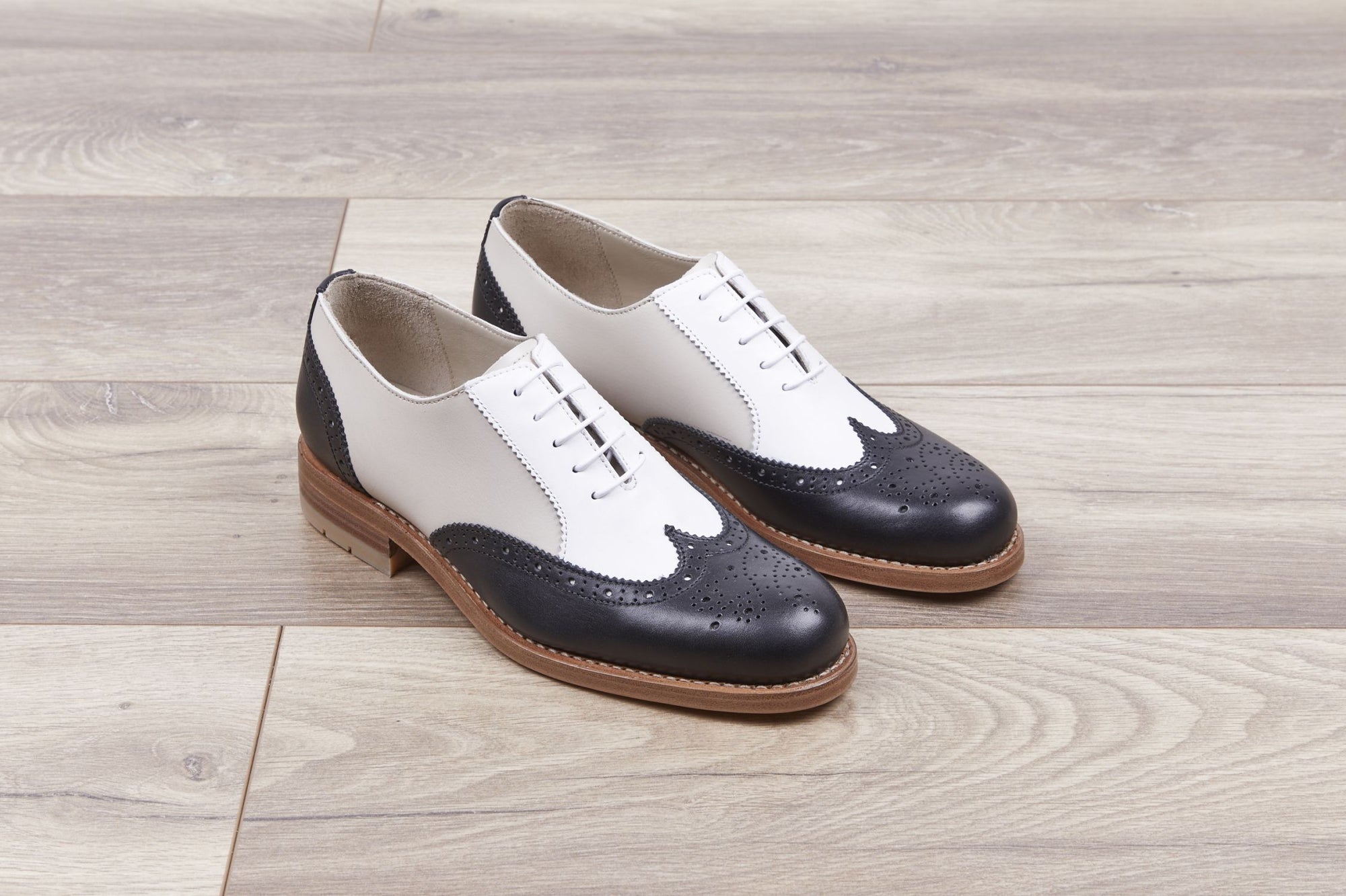 28qty NEW / Richelieu ZINNIA SEQUOIA / PURECALF CUIR - Noir