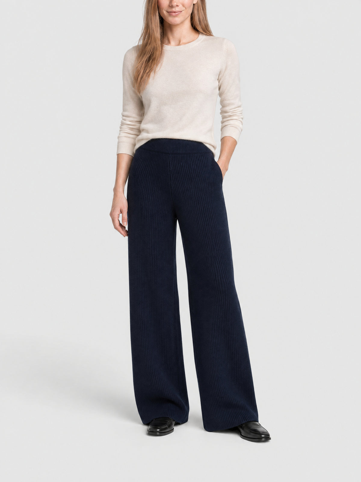 NAVY KNIT