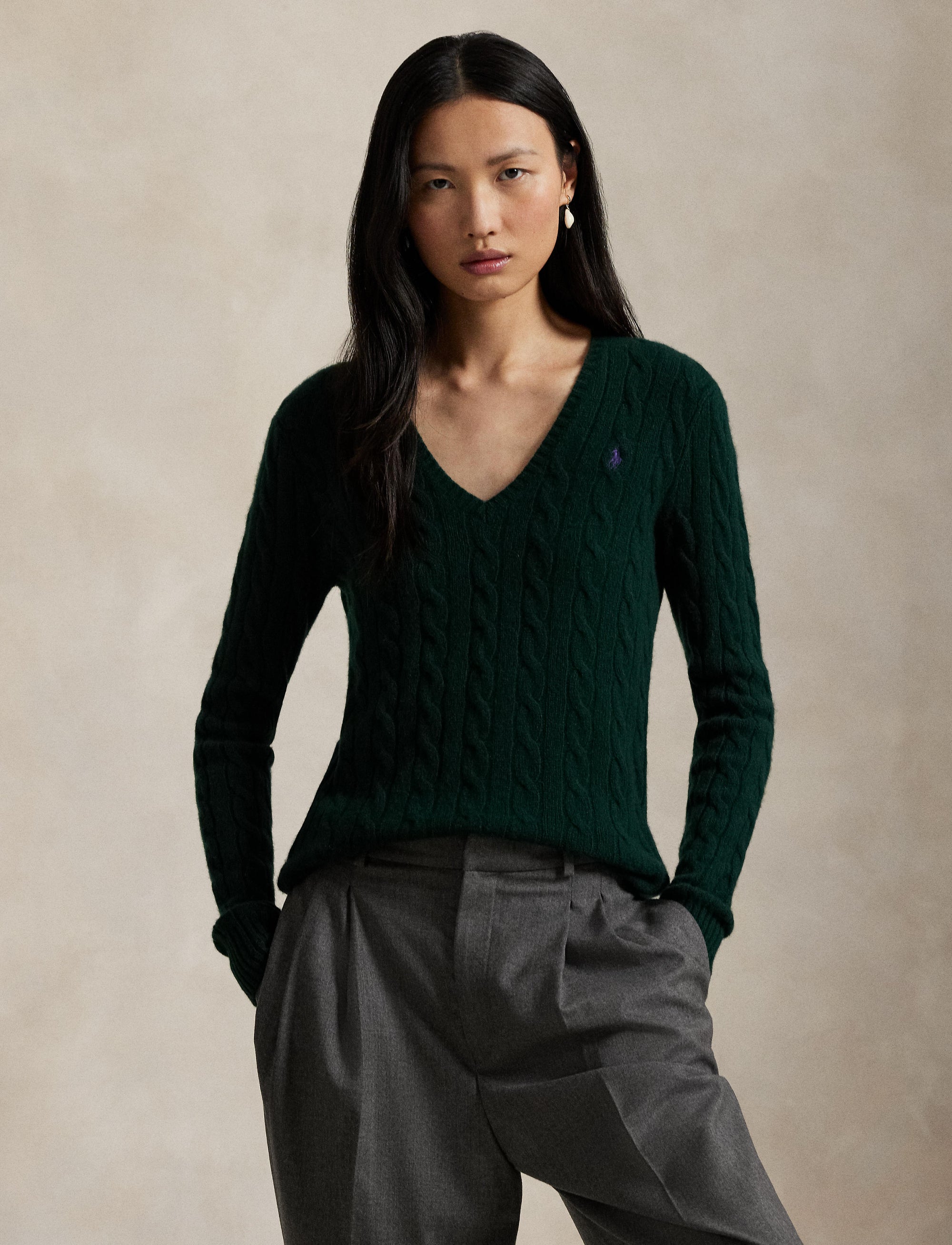 Wool and cashmere blend V-neck jumper - College Green