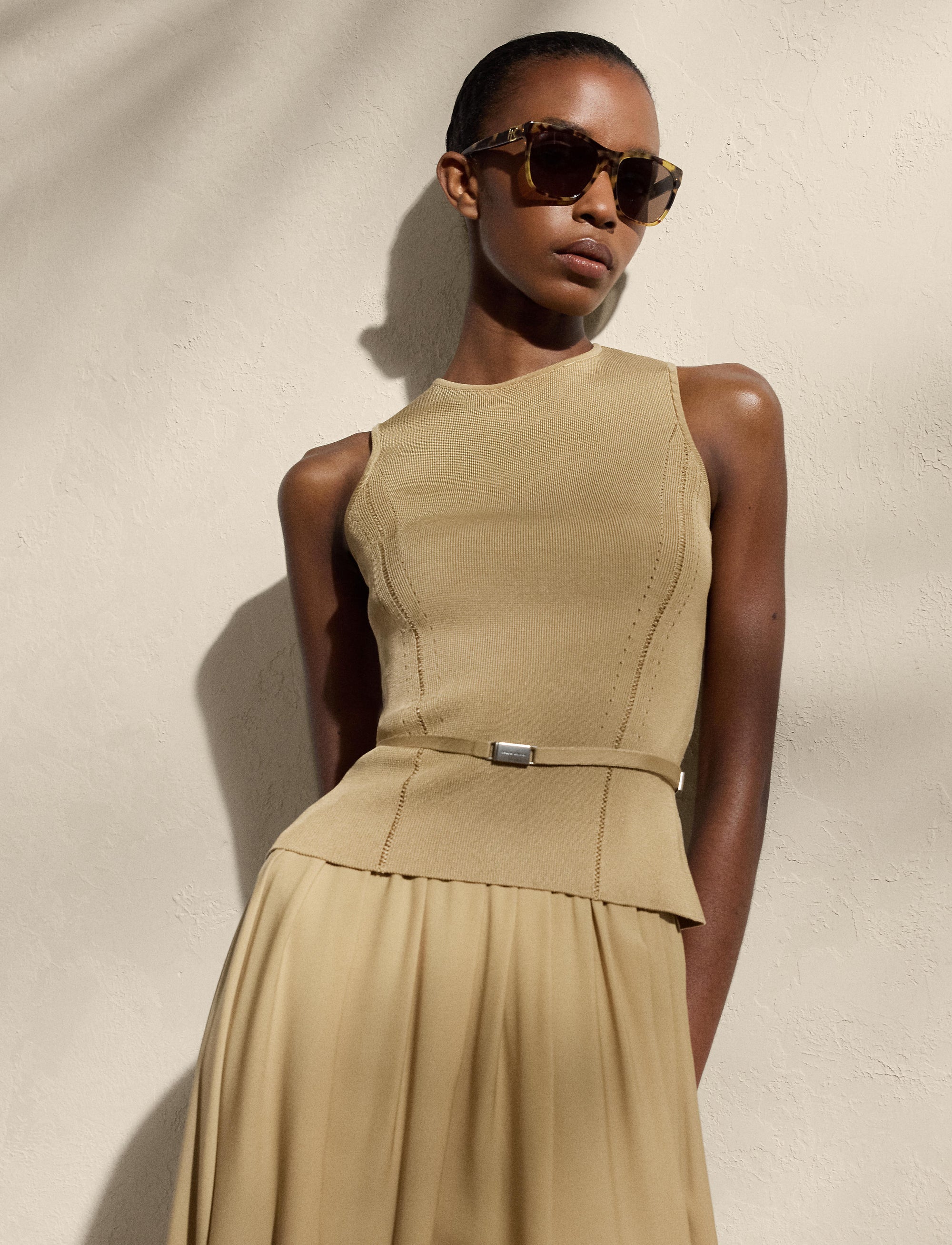 Pull ceinturé sans manches  en soie - Lux Tan