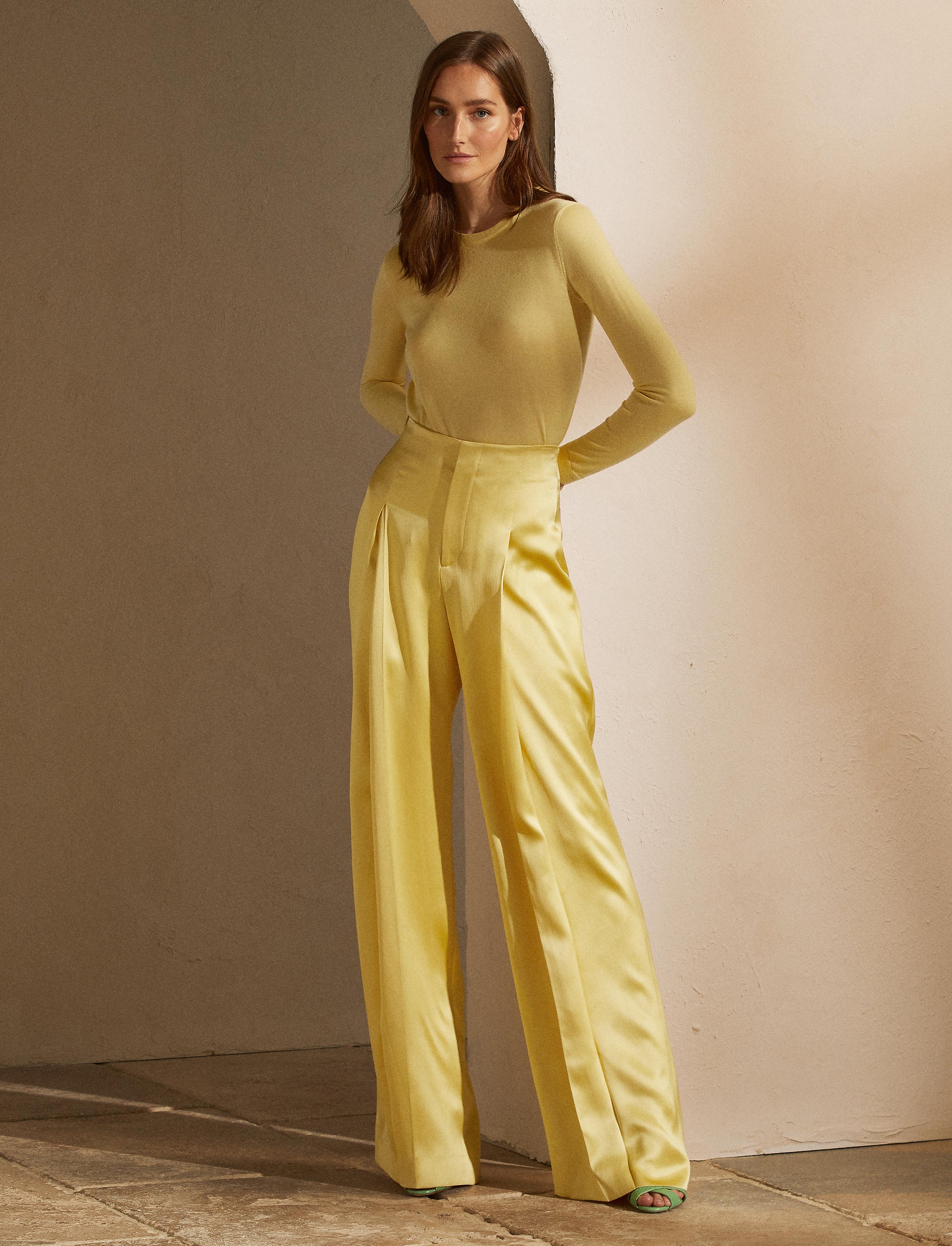 Cashmere round-neck jumper - Soft Yellow