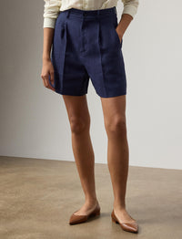 Tracy pleated shorts in linen - Lux Navy