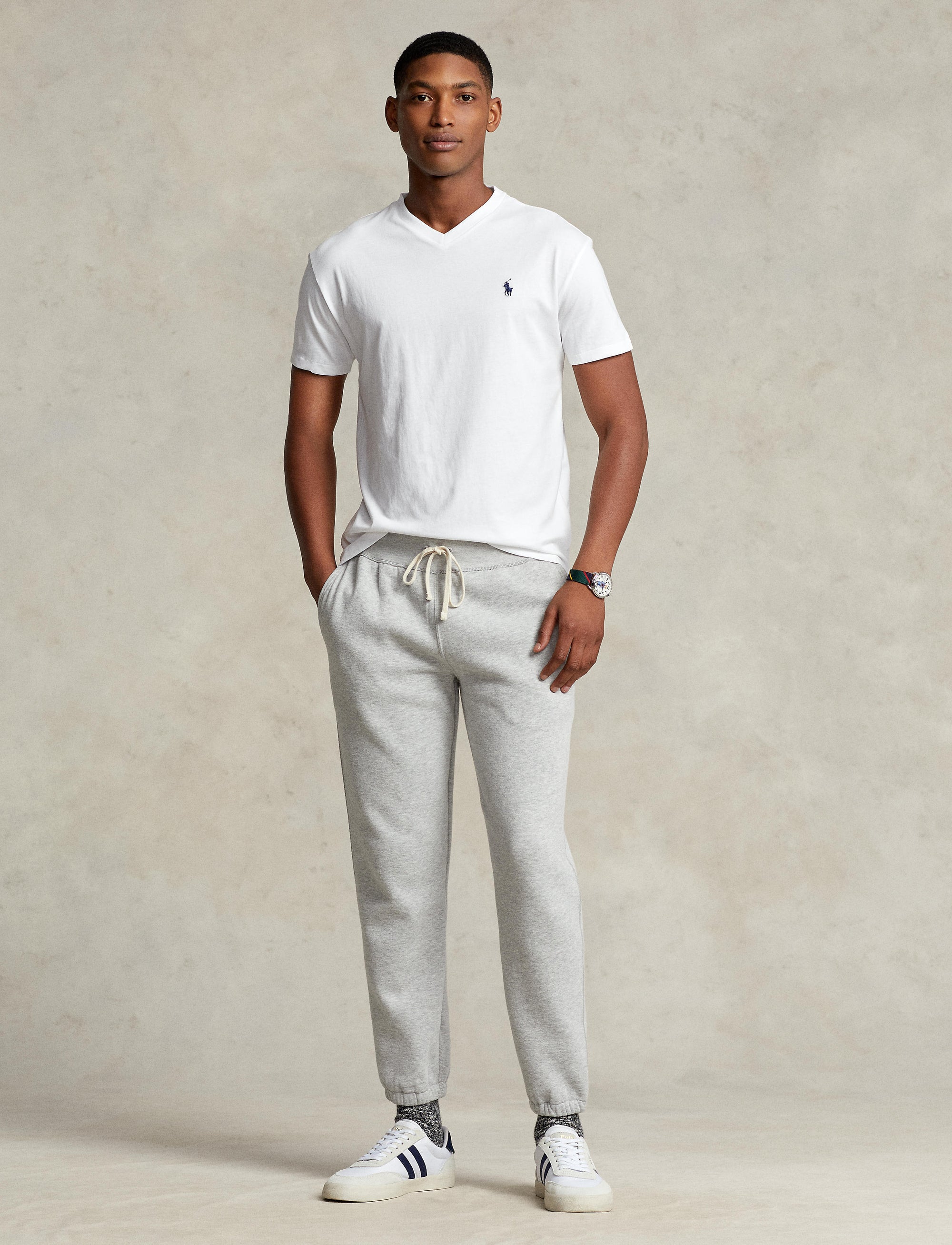 T-shirt classique à col V en jersey - White