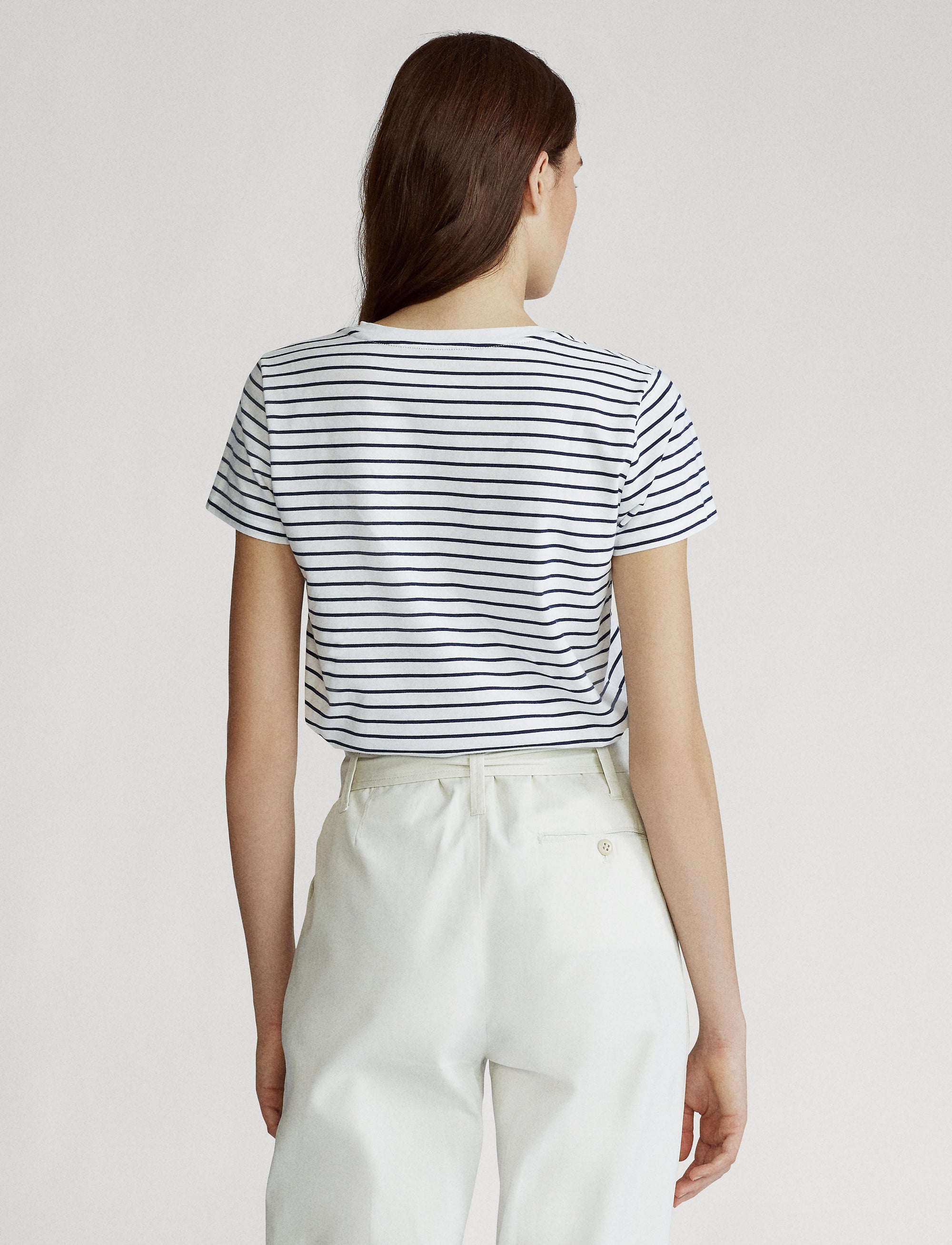 T-shirt rayé col en V en coton - White & Newport Navy