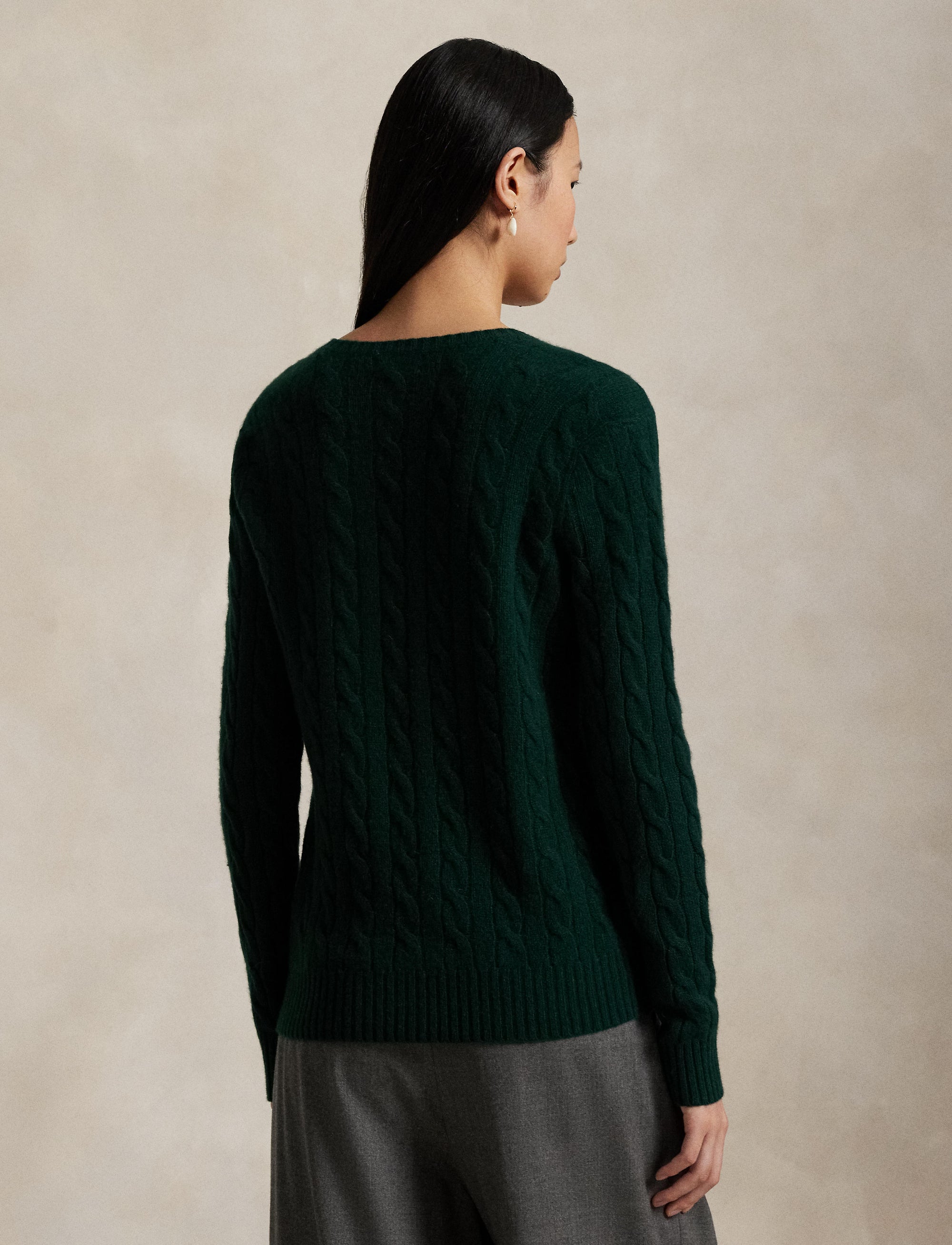 Wool and cashmere blend V-neck jumper - College Green