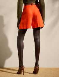 Tracy pleated shorts in linen - Bright Orange