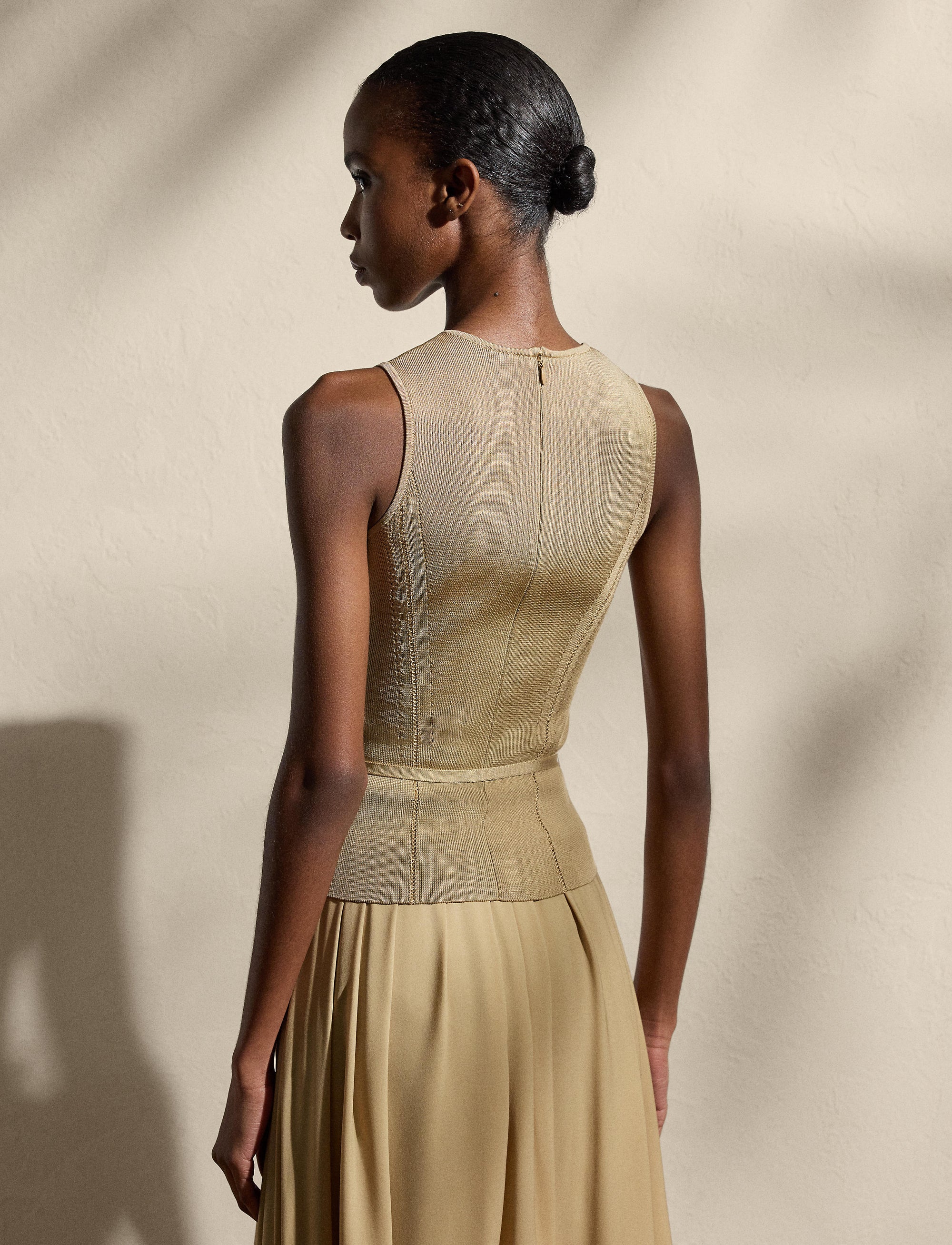 Pull ceinturé sans manches  en soie - Lux Tan