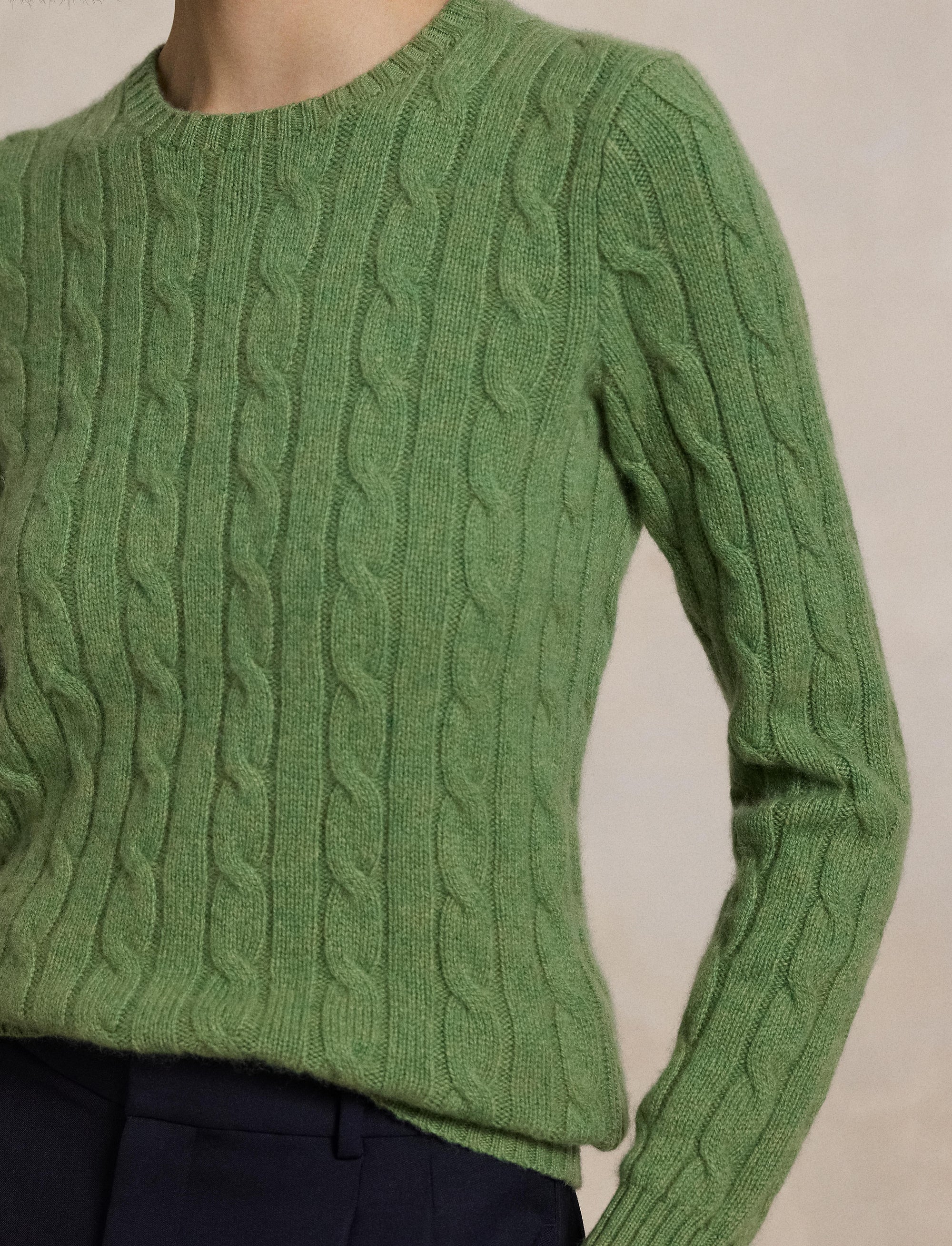 Pull Julianna en cachemire torsadé - Smoke Green Heather