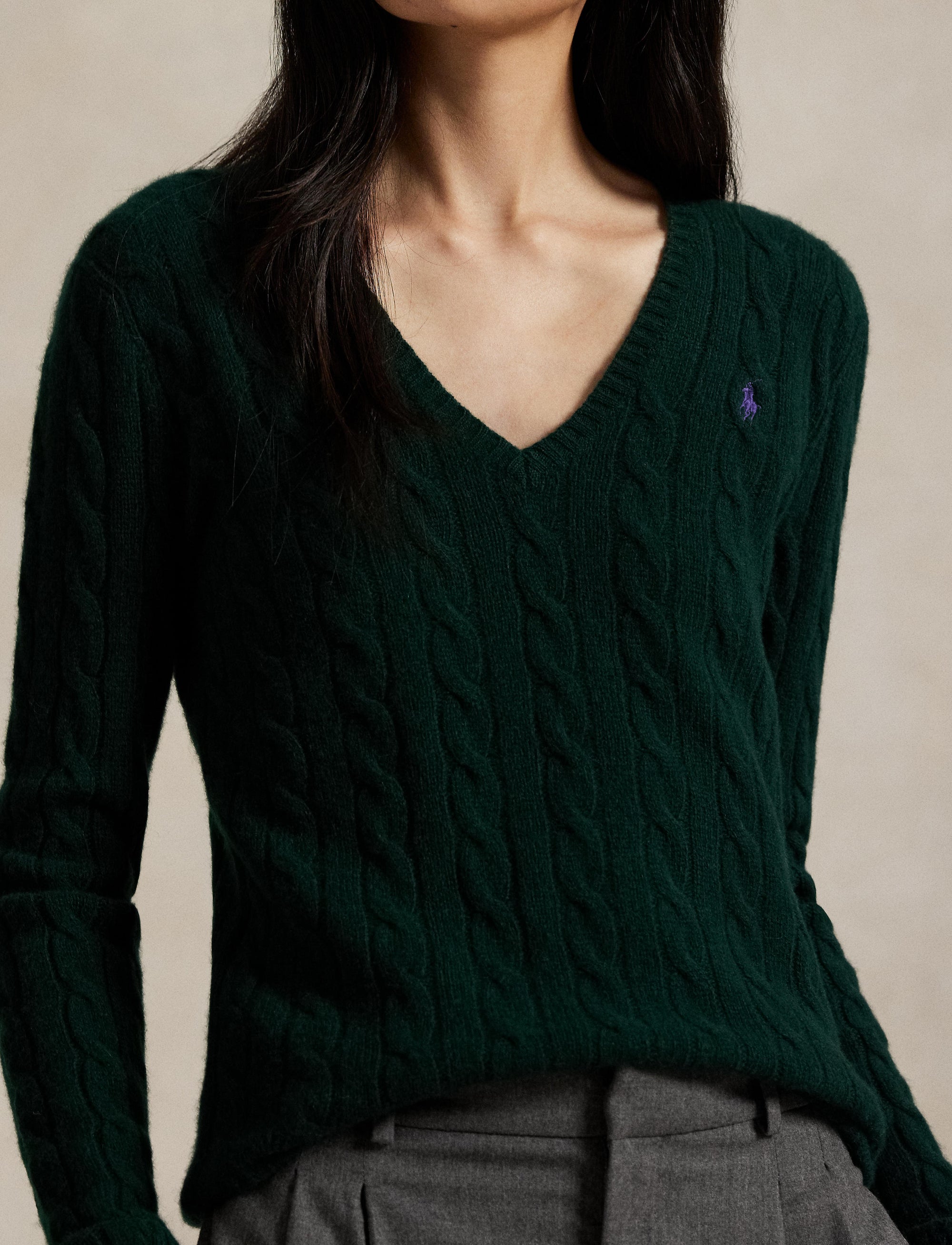 Wool and cashmere blend V-neck jumper - College Green