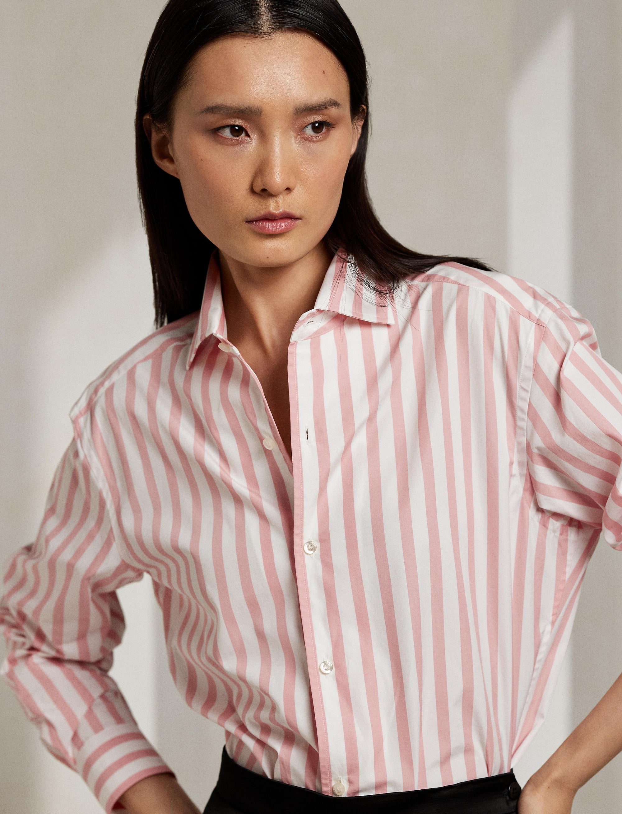 11 STOCK CRYSTAL ROSE/WHITE BUTTON FRONT SHIRT