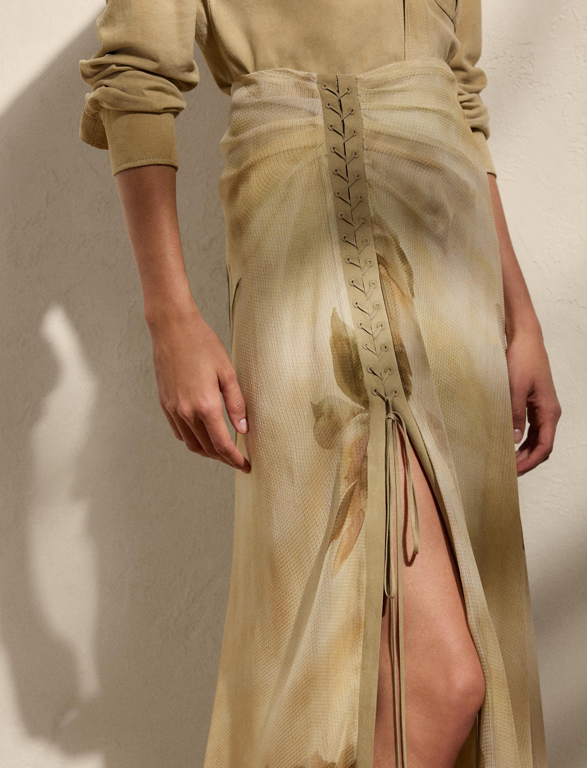 Maxi jupe Odera fleurie en gaze de soie - Tan & Multicolore
