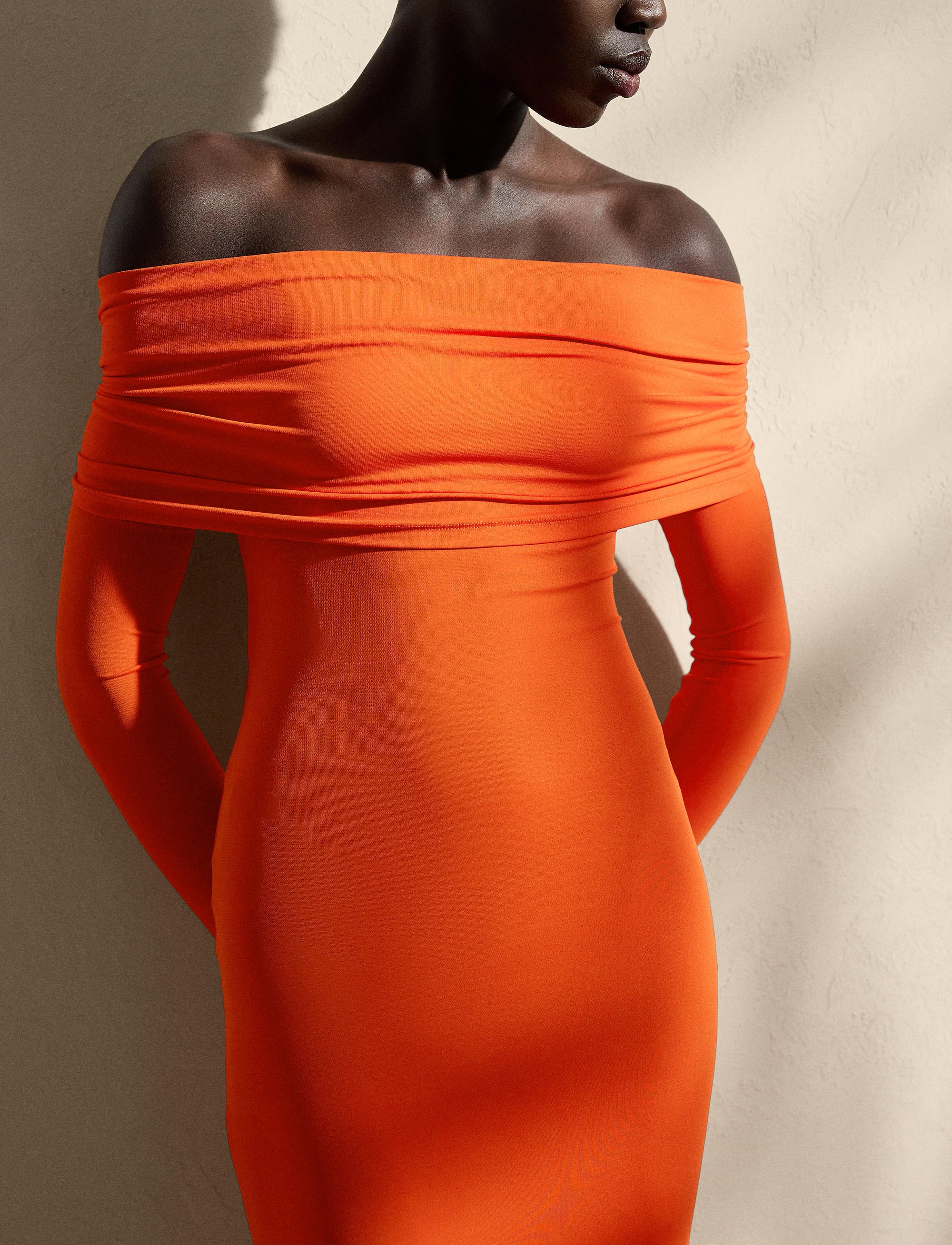 Robe de cocktail épaules dégagées - Bright Orange