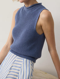 Pull col roulé roulé sans manches en jersey de soie - Cornflower