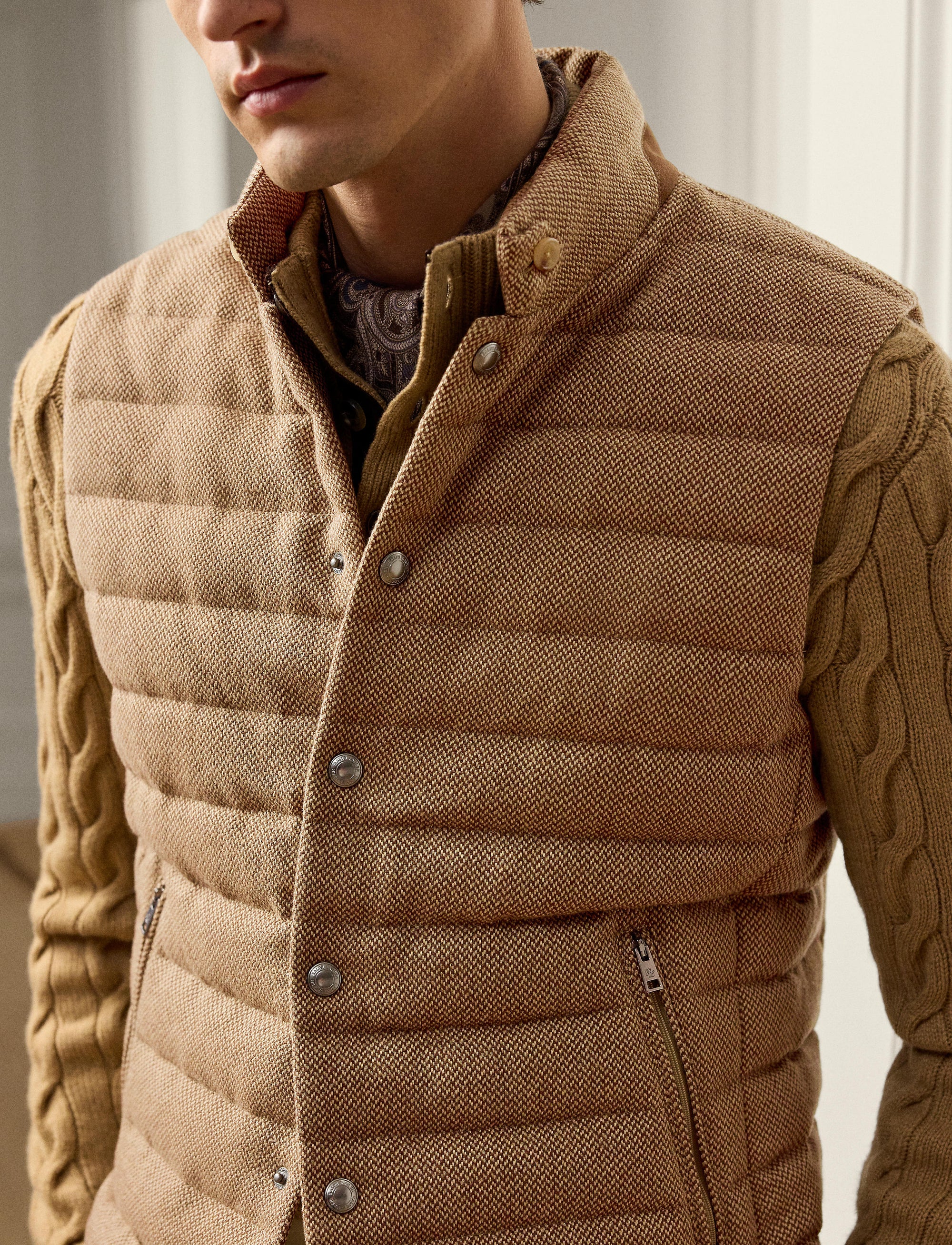 Gilet matelassé en laine et lin mélangé - Tan & Brown