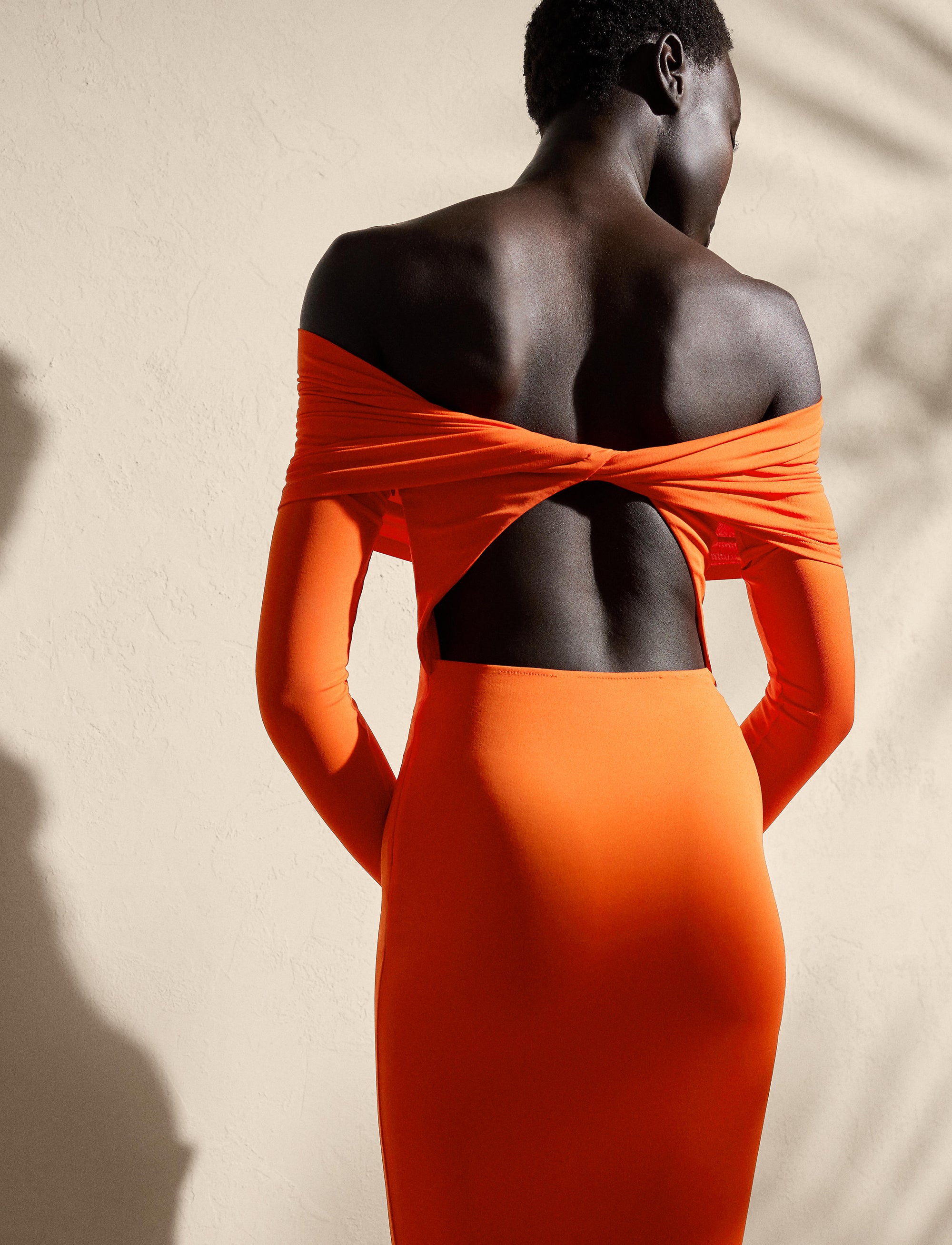 Robe de cocktail épaules dégagées - Bright Orange