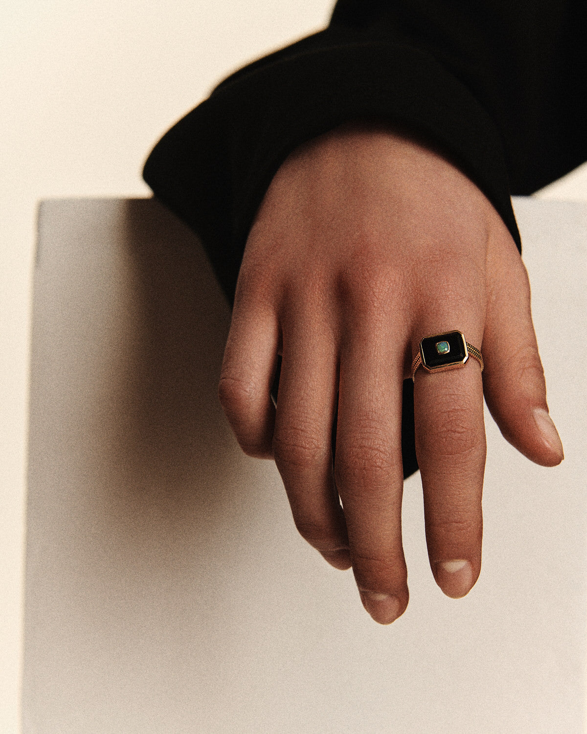 Bague Anton N°1 en or jaune - Black Onyx