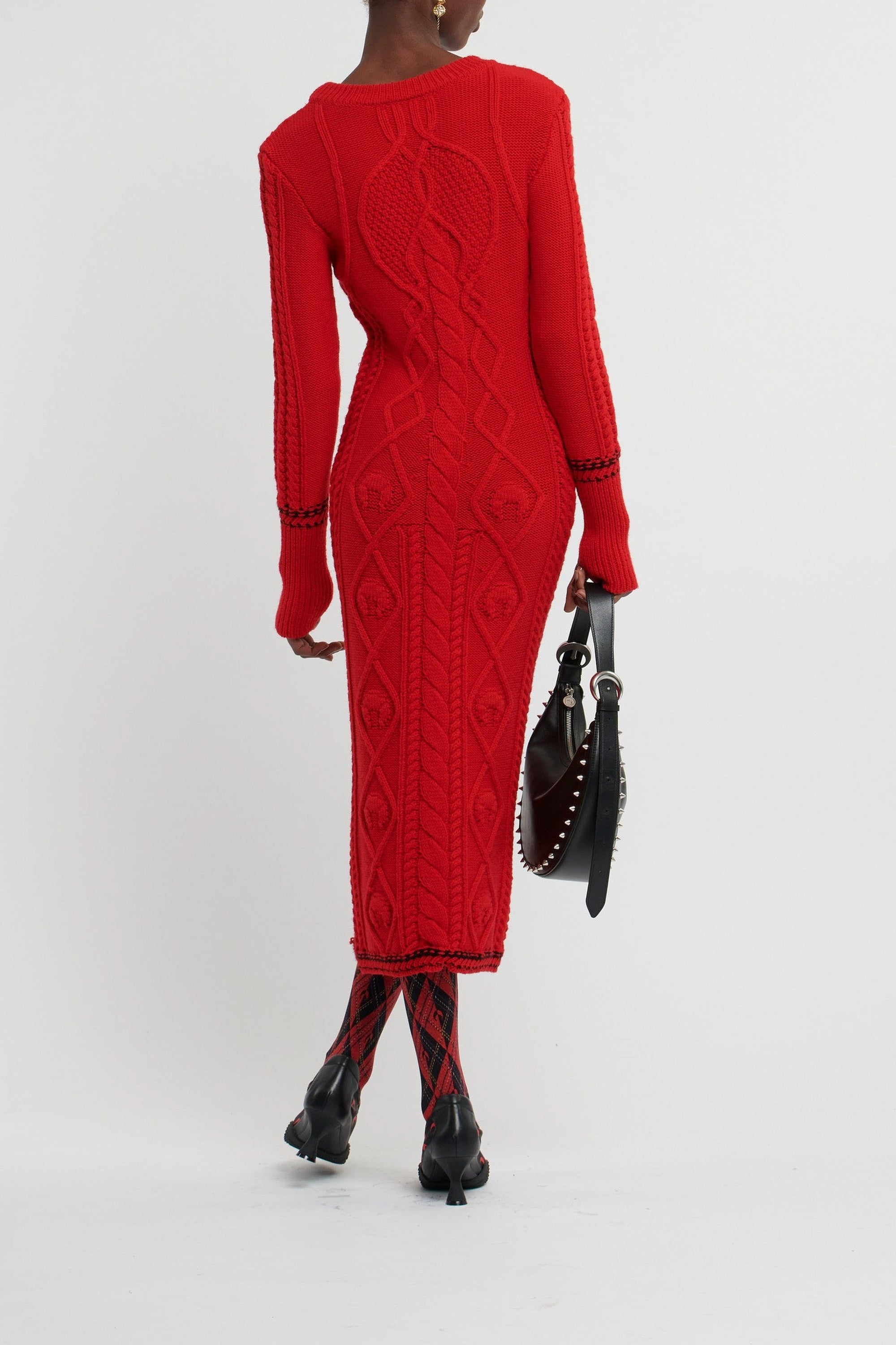 PRIX MARQUE : 190€_Red Robe - Red