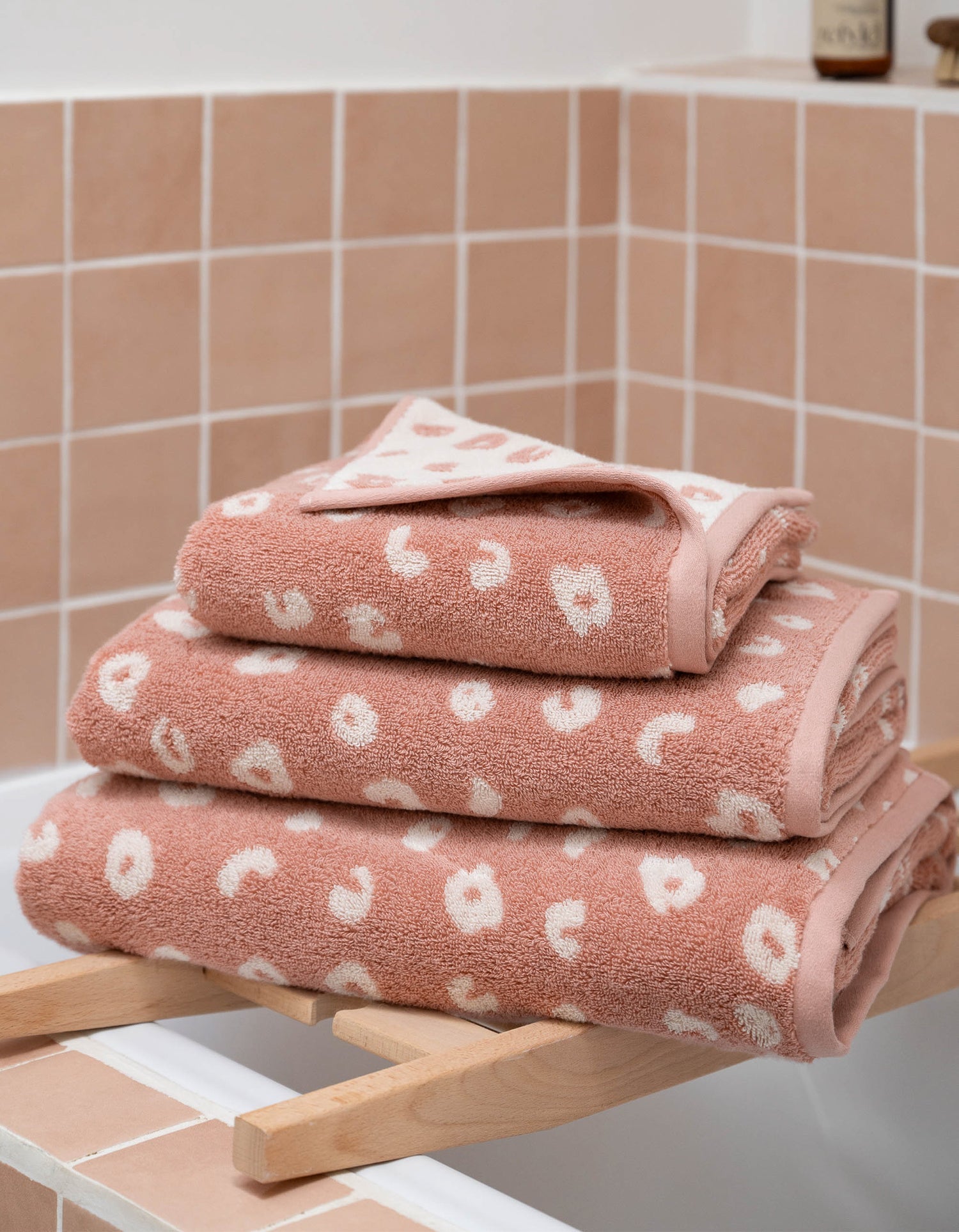 Serviette de toilette moelleuse en coton éponge - Pink Léo
