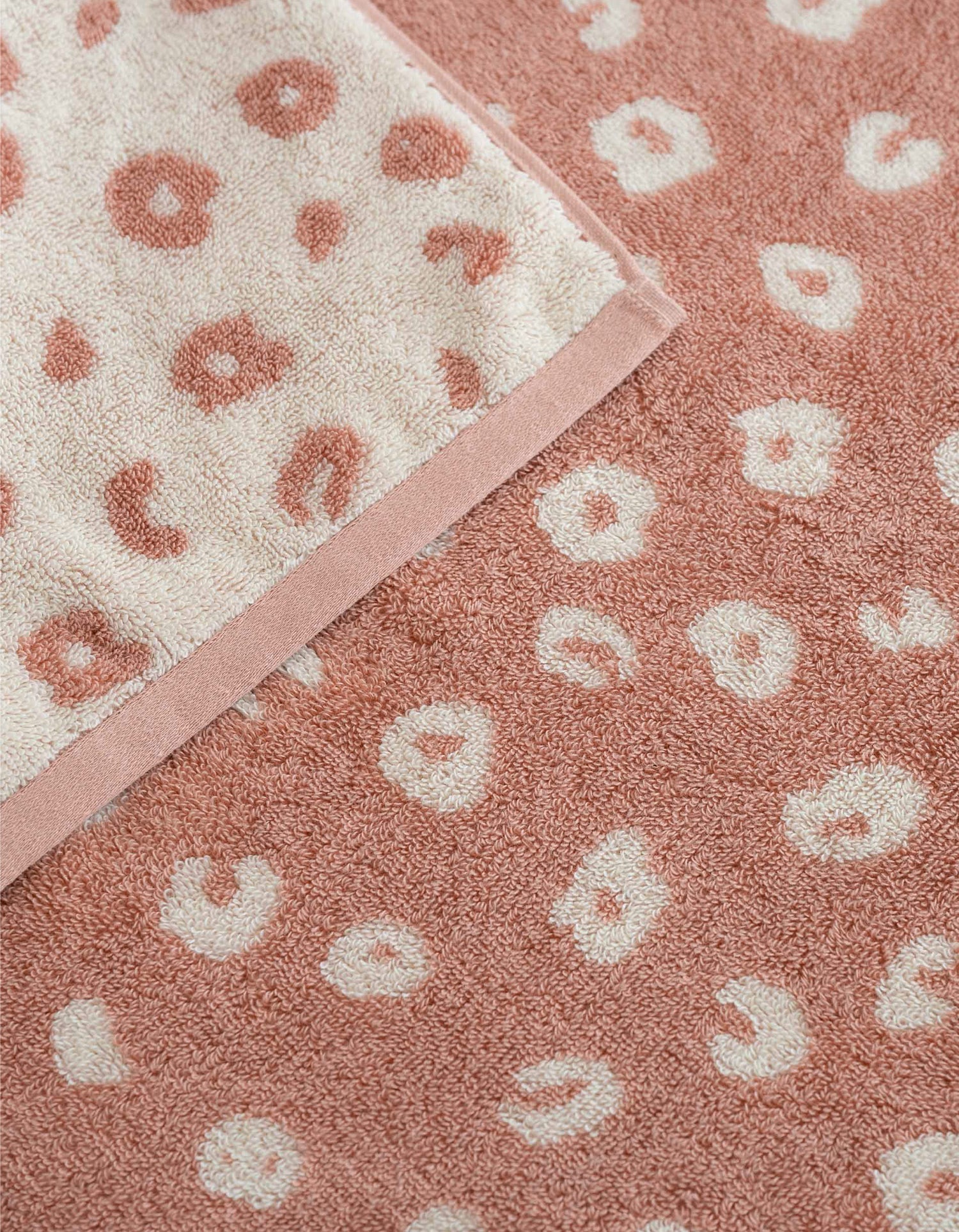 Serviette de toilette moelleuse en coton éponge - Pink Léo