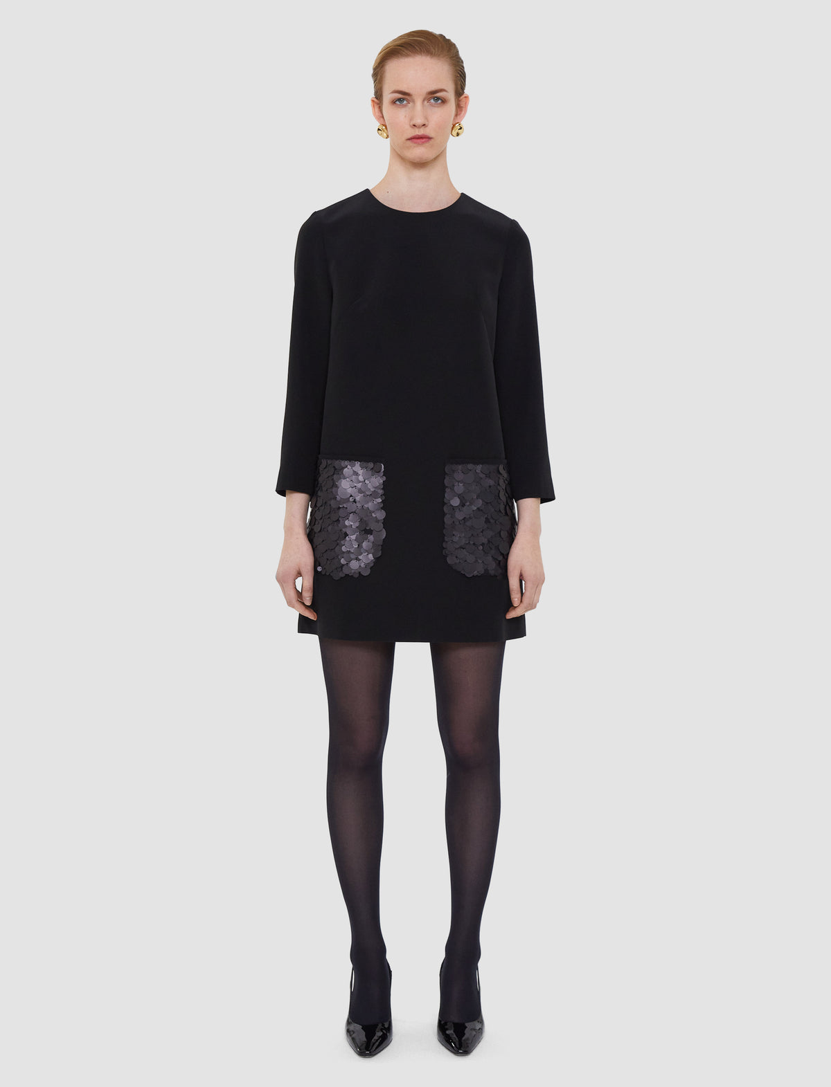 Black Robe - Black