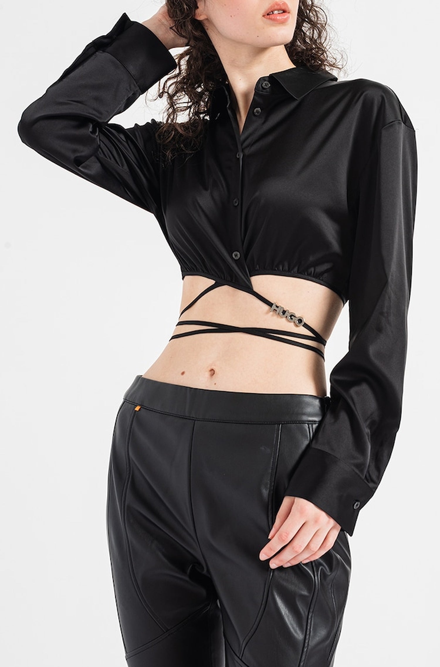 BLACK // TAILORED BLOUSES ELSERA