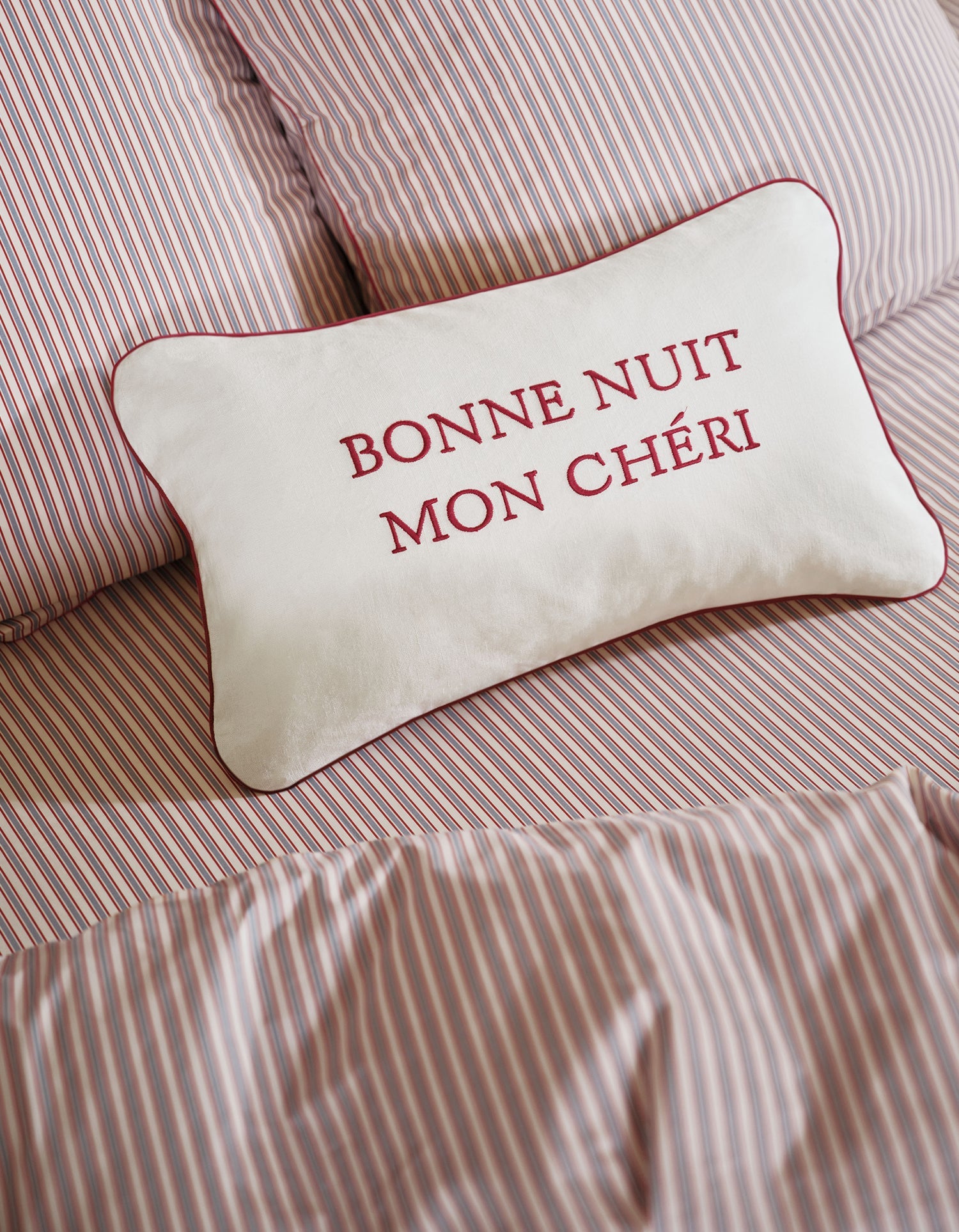 Housse de coussin Mon Chéri en lin et coton - Blanc & Rouge