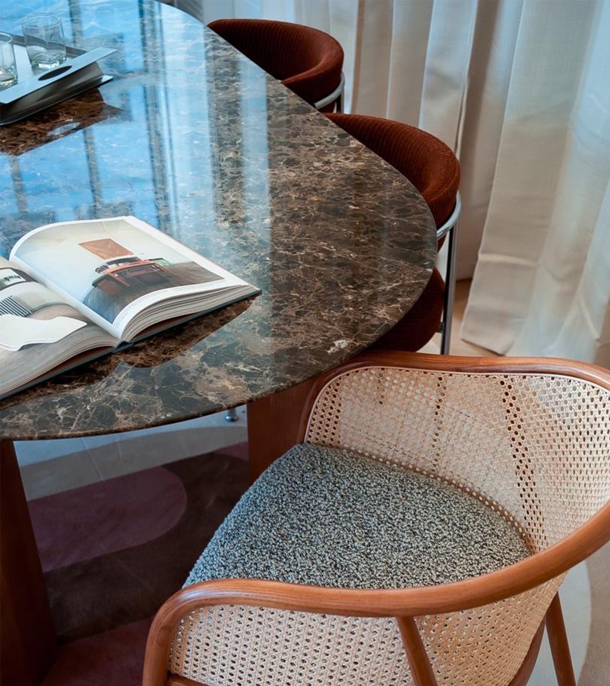 Grande table Carlotta Alta en marbre - Marron et Noir