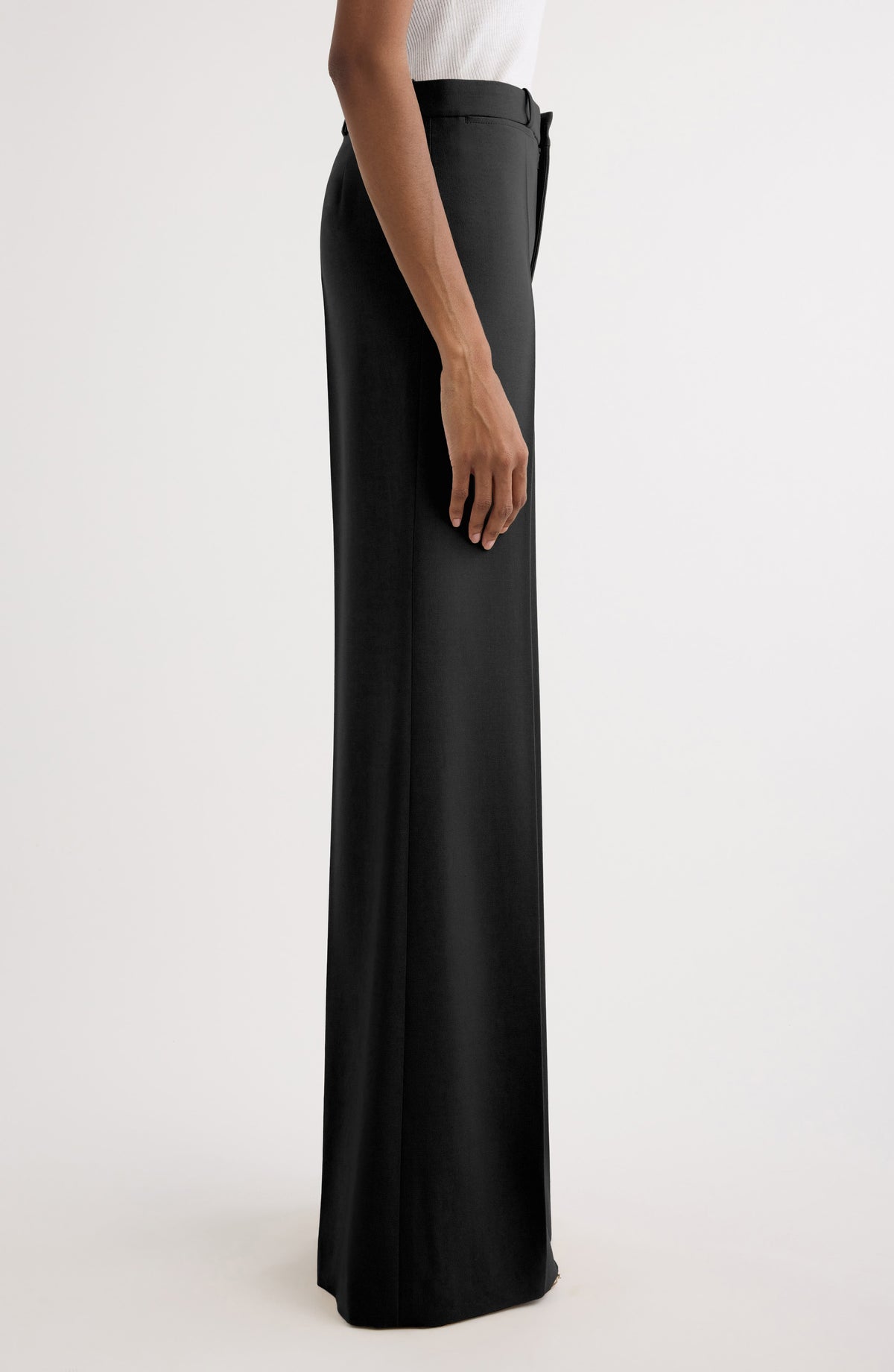 BASEPLUS_Black TROUSERS - Black