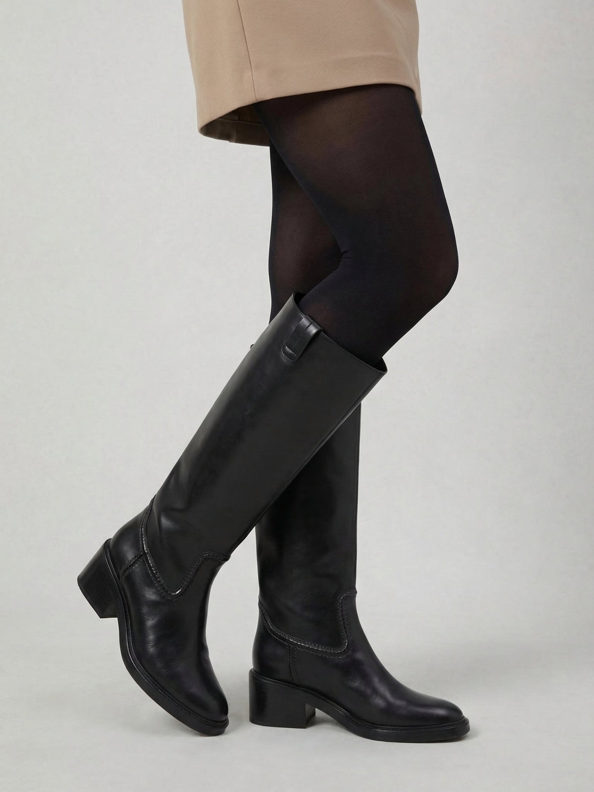 Black BOOTS - Black