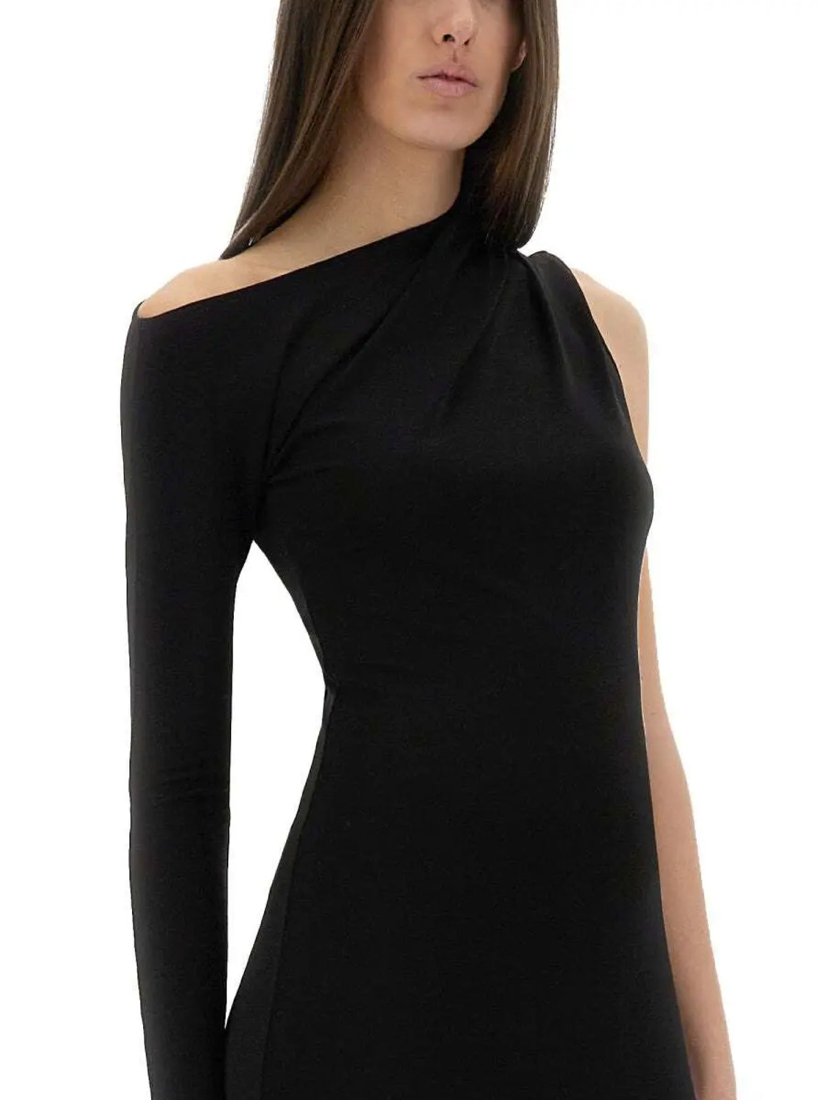PRIX MARQUE : 250 / ROBE LONGUE ASYMÉTRIQUE