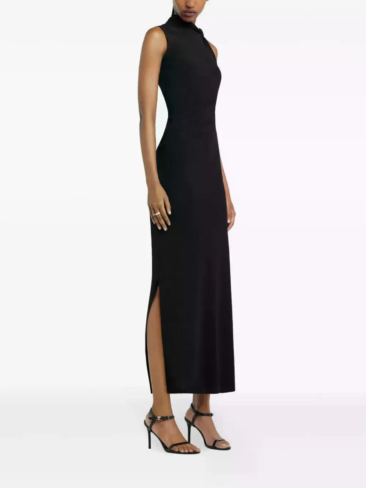 PRIX MARQUE : 250 / ROBE LONGUE DRAPÉE