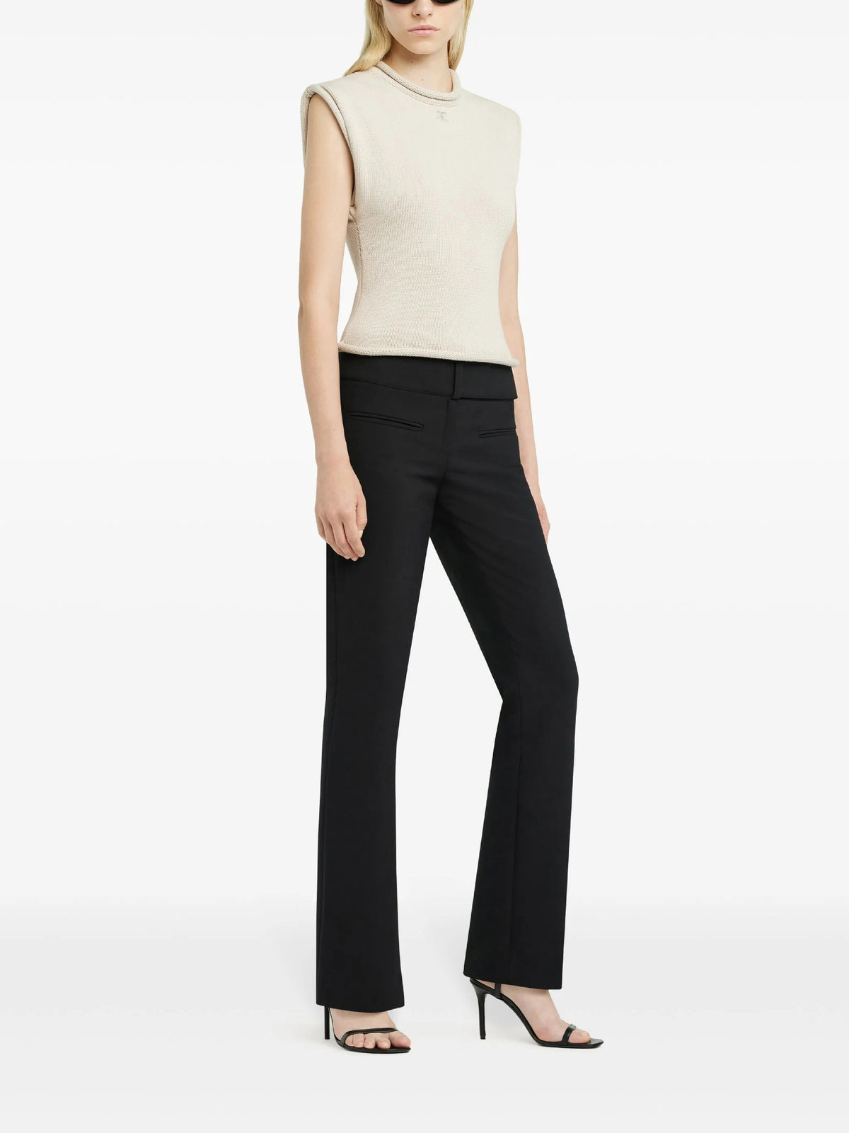 PRIX MARQUE : 80 / PULL COURT SANS MANCHES