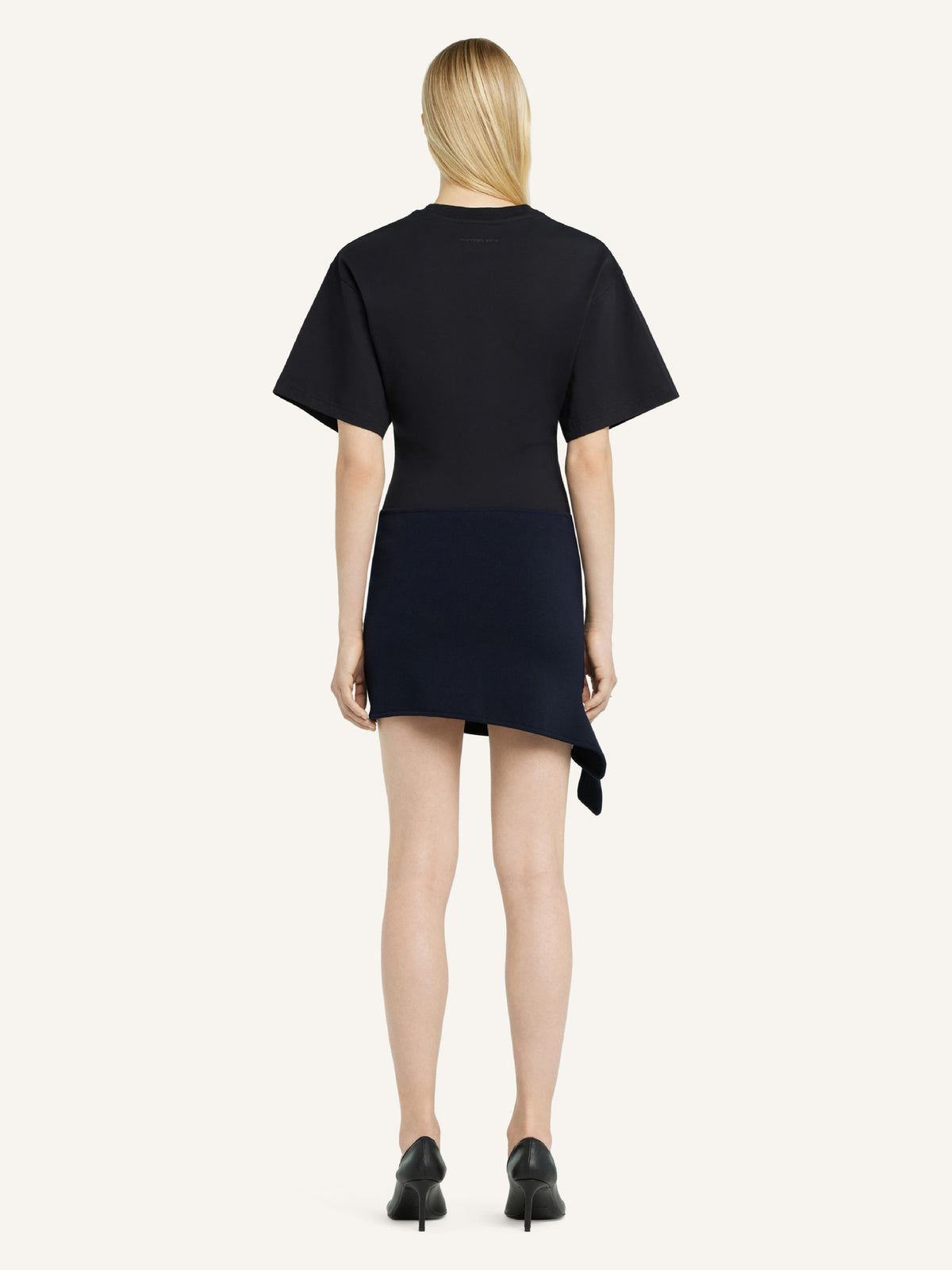 PRIX MARQUE : 150 / MINI JUPE LOOP EN MAILLE