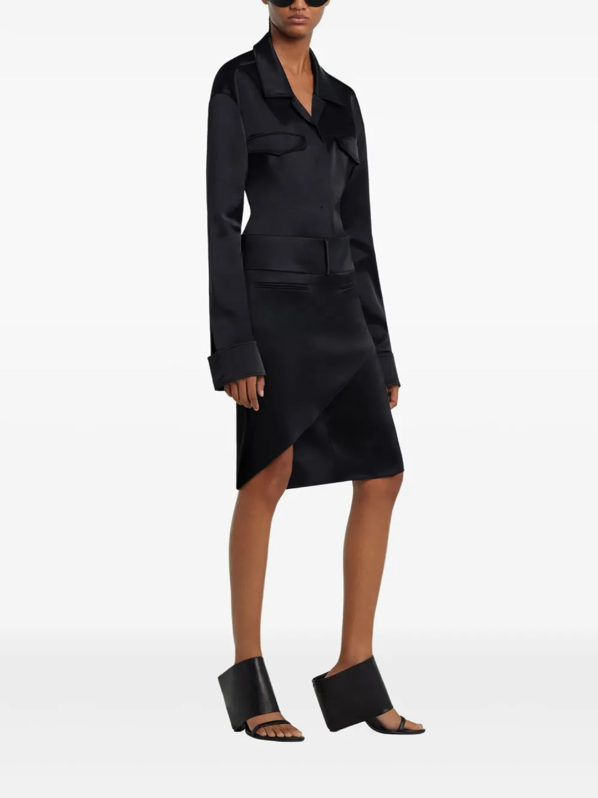 PRIX MARQUE : 200 / JUPE INFINI EN SATIN