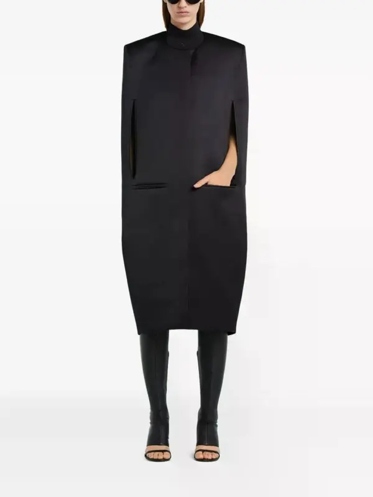 PRIX MARQUE : 600 / CAPE EN SATIN