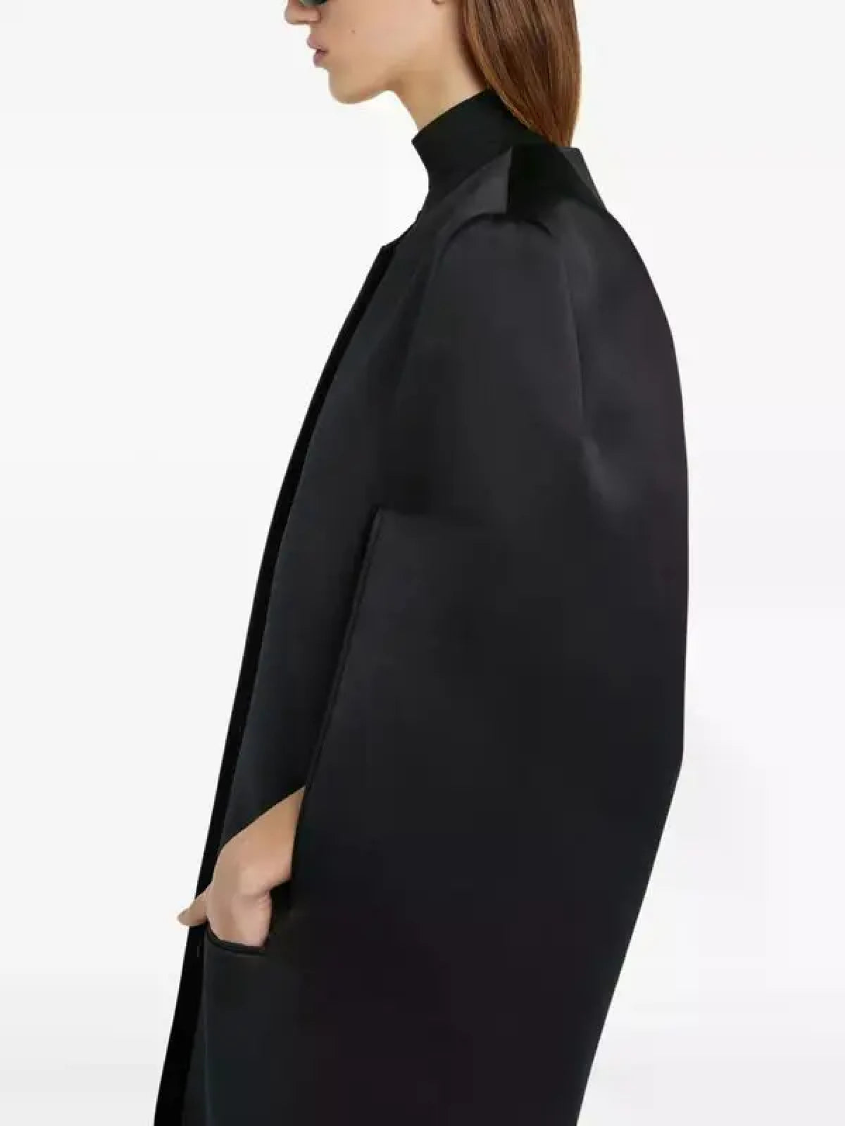 PRIX MARQUE : 600 / CAPE EN SATIN