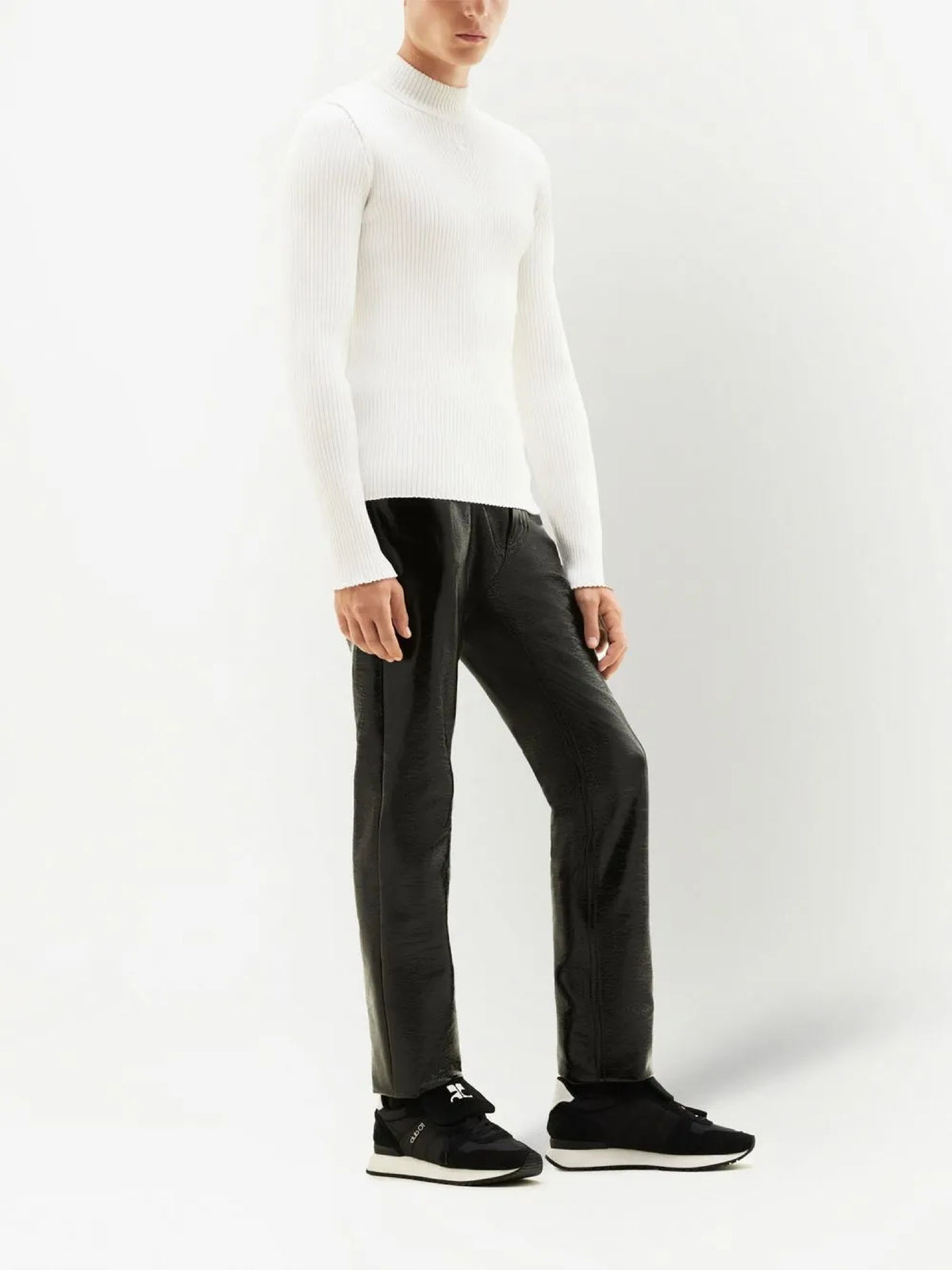 PRIX MARQUE : 140 / PULL COL MONTANT-L