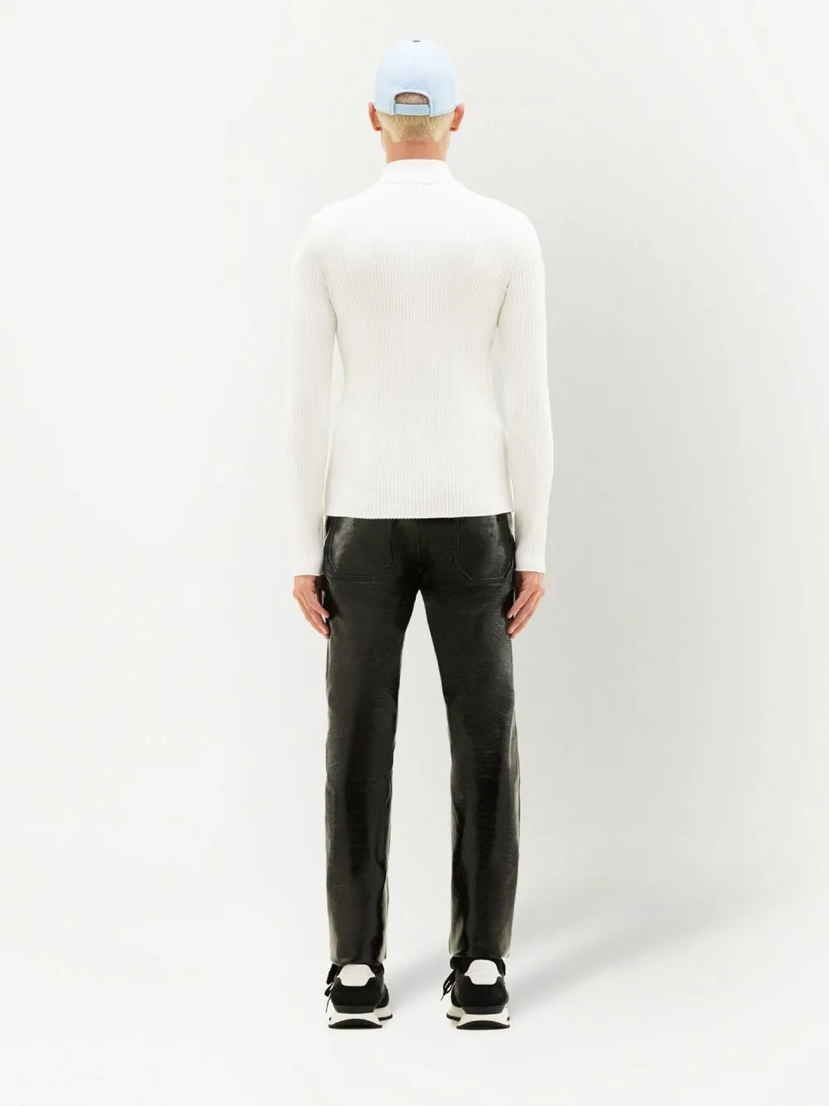 PRIX MARQUE : 140 / PULL COL MONTANT-L