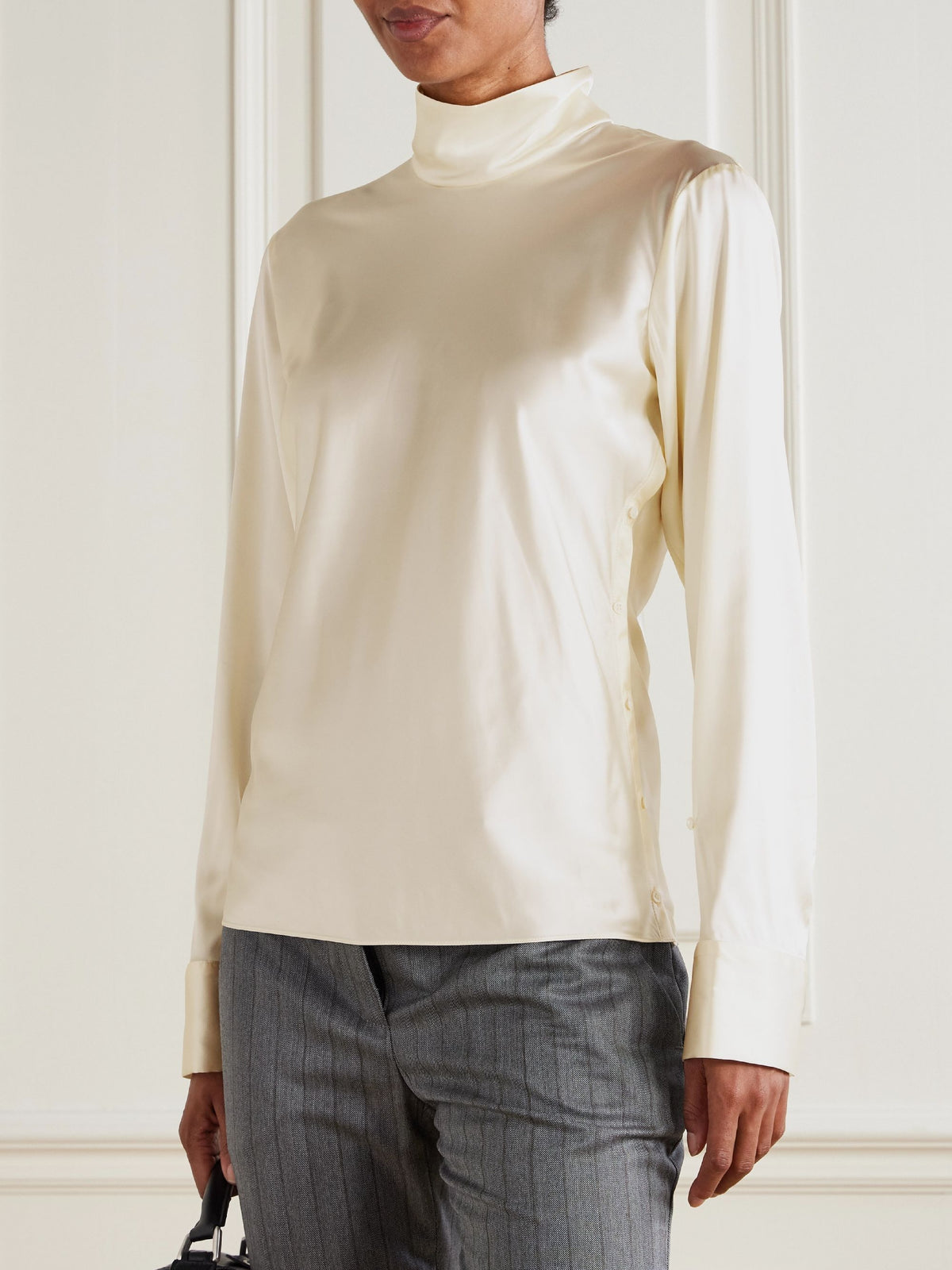 PRIX MARQUE : 180 / TOP ASYMÉTRIQUE EN SATIN