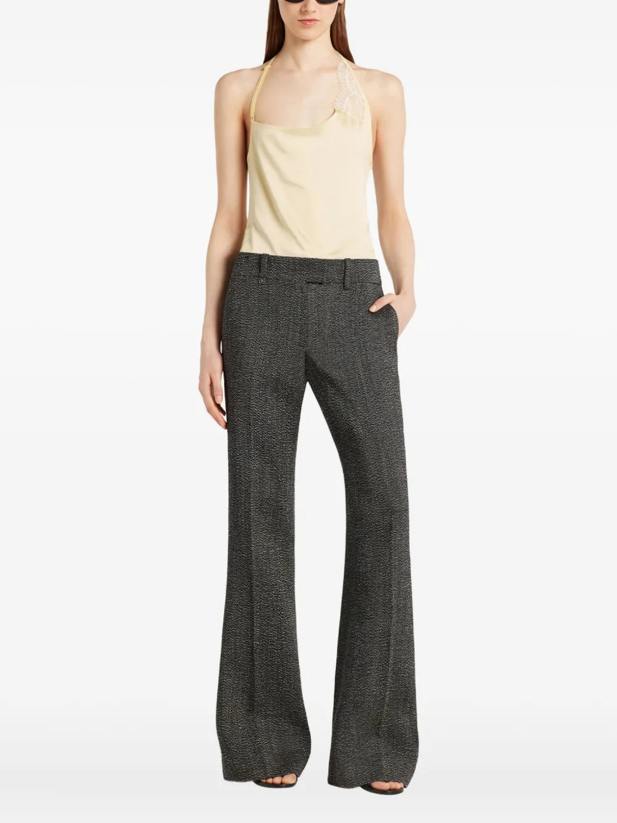 PRIX MARQUE : 100 / TOP ASYMÉTRIQUE EN DENTELLE
