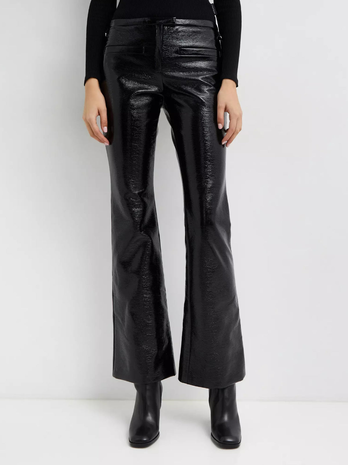 PRIX MARQUE : 120 / BOOTCUT À SUSPENSIONS VINYL
