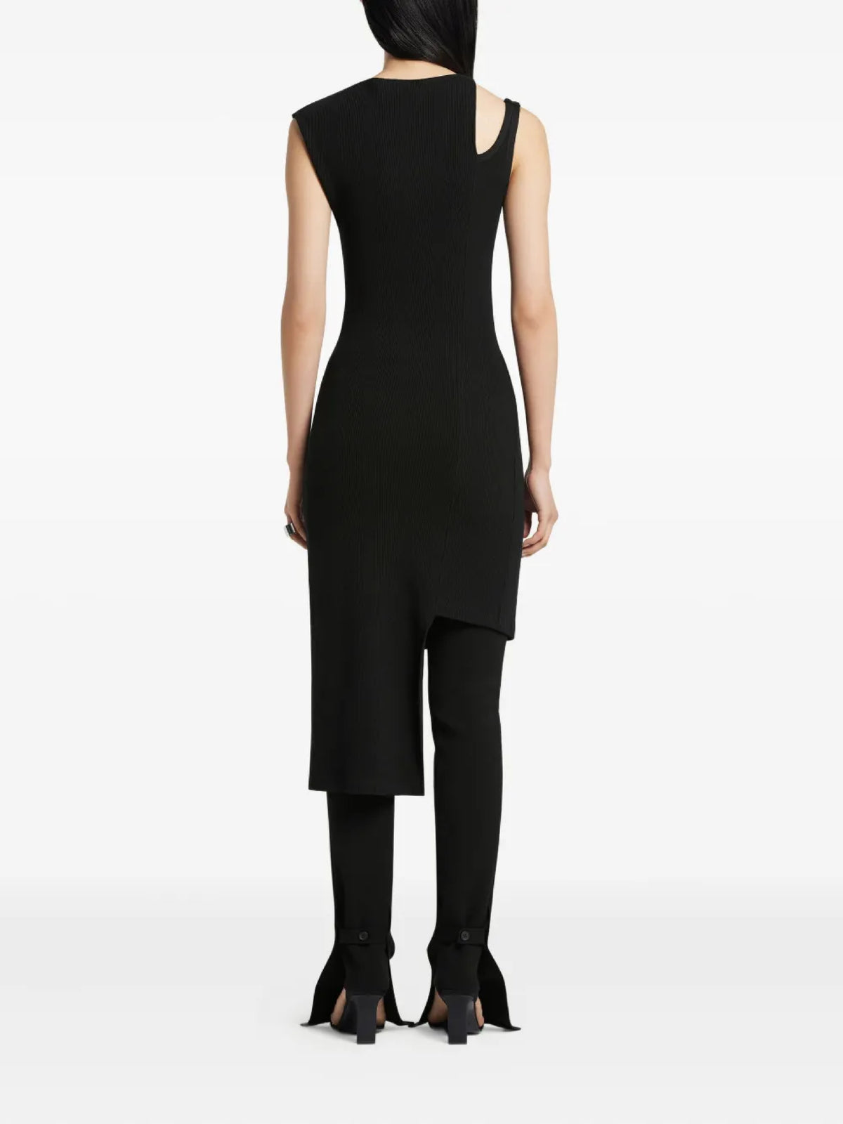 PRIX MARQUE : 200 / ROBE OBLIQUE EN MAILLE CÔTELÉE