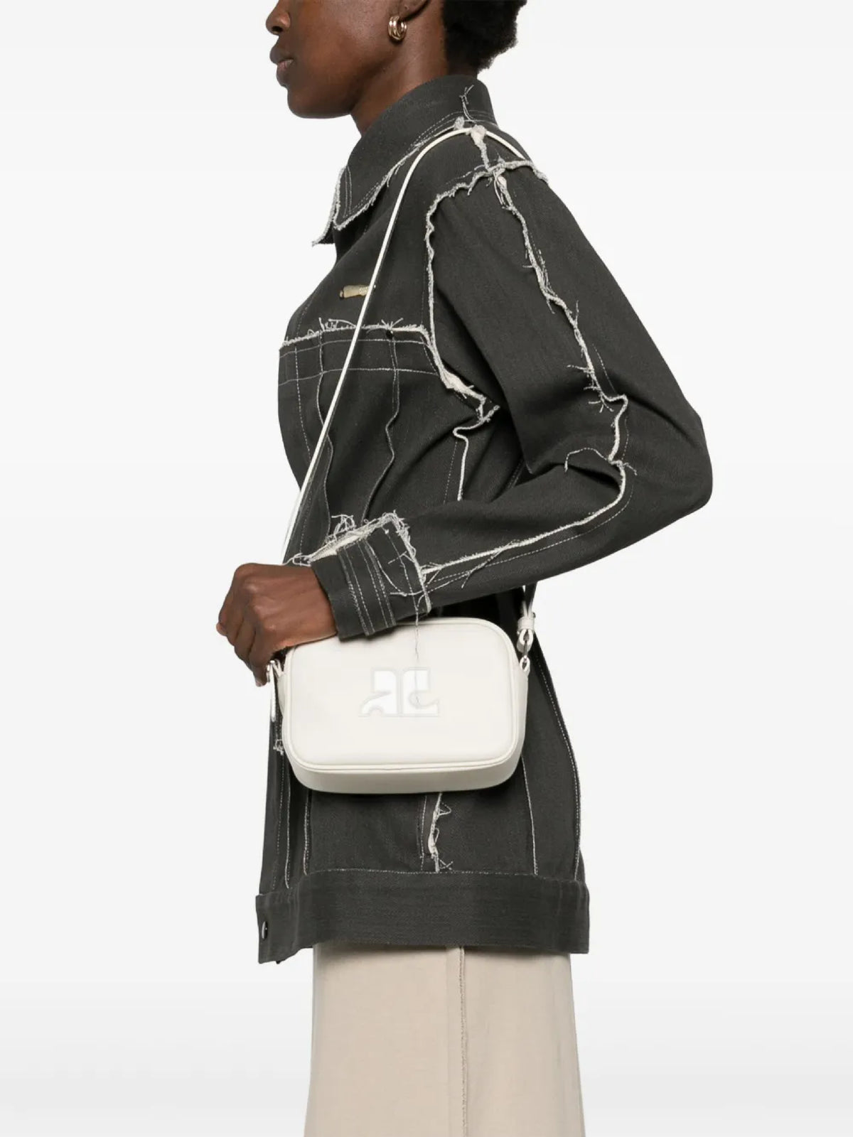 PRIX MARQUE : 250 / SAC CAMERA RÉÉDITION EN CUIR -TU