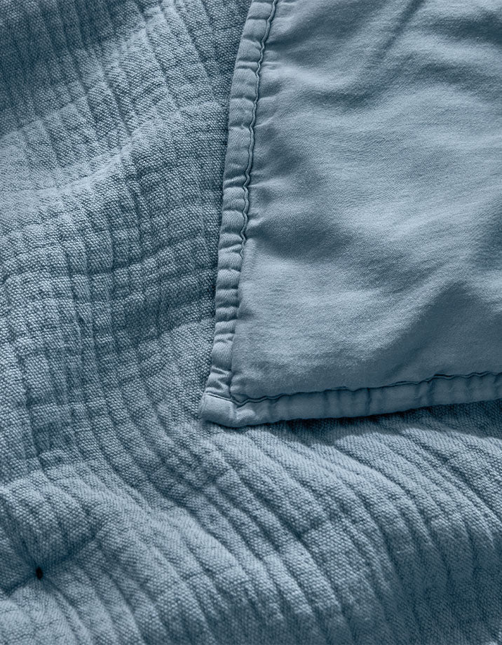 Quilted bedspread in washed cotton satin - Denim