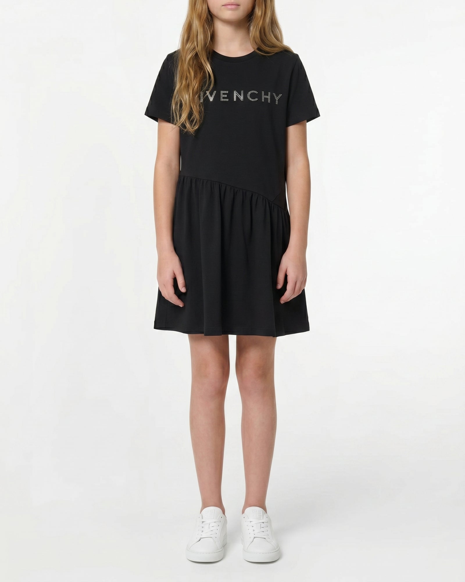 ROBE MANCHES COURTES