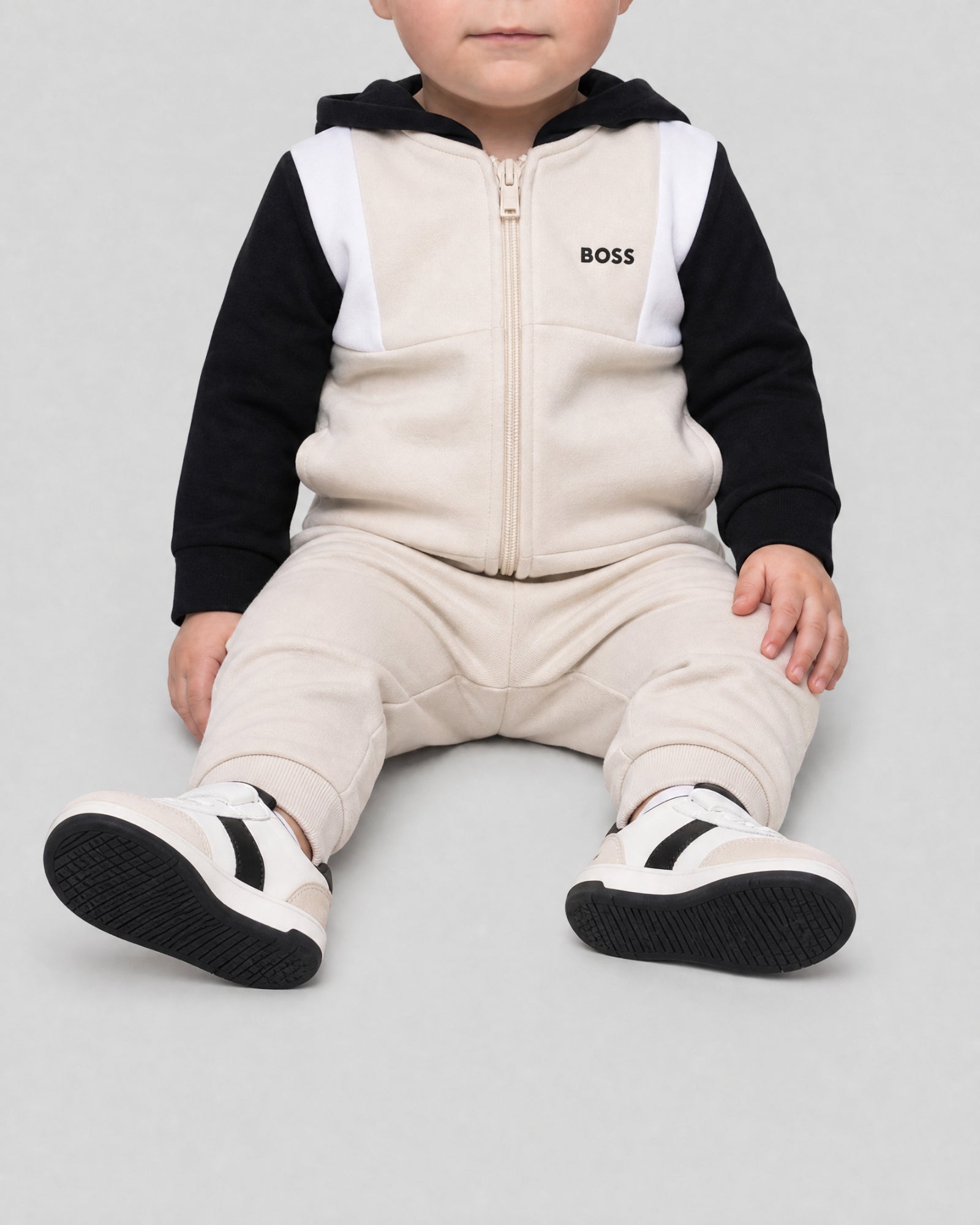 CARDIGAN A CAPUCHE