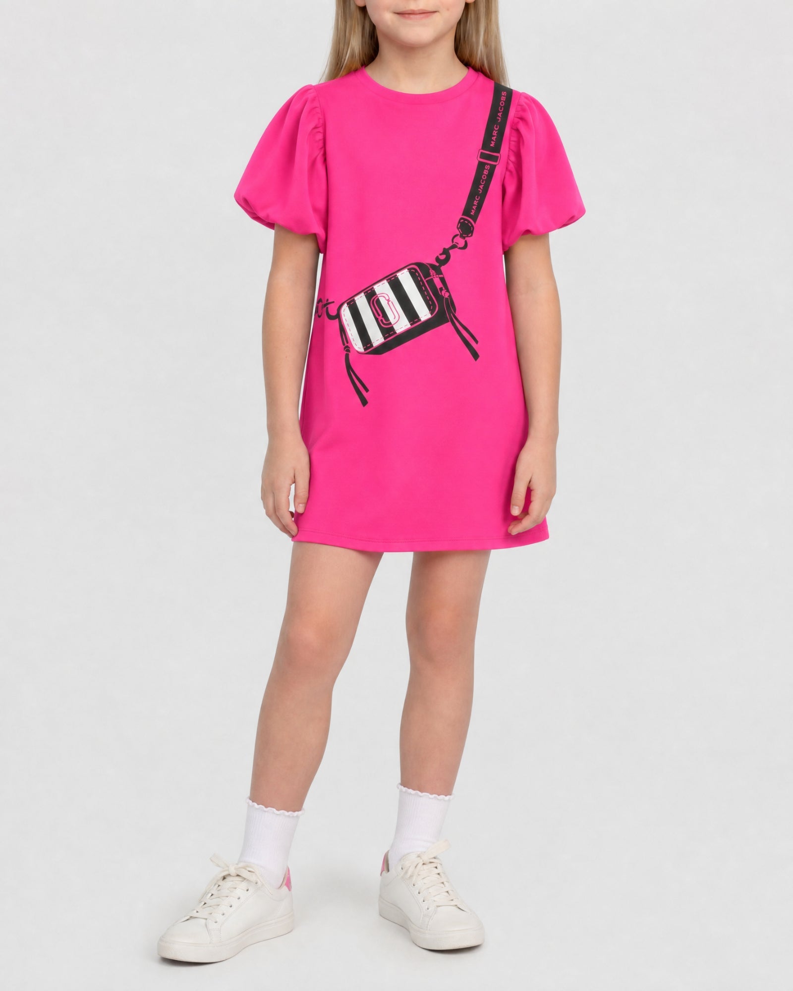 ROBE MANCHES COURTES