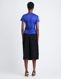 T-shirt cintré en satin - Cobalt