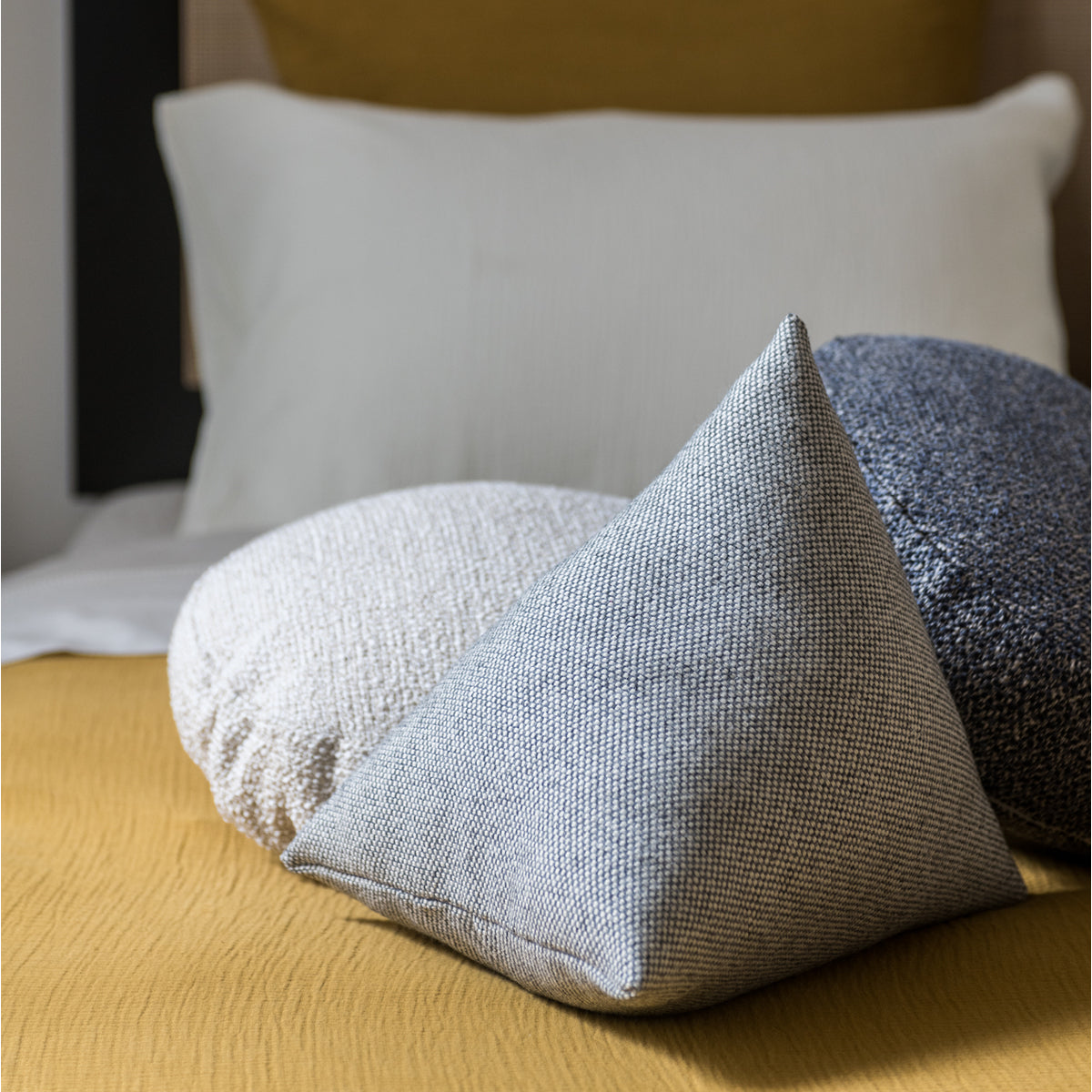 Divino Cushion - Grey And White