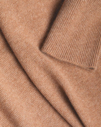 Classic round-neck cashmere jumper - Camel